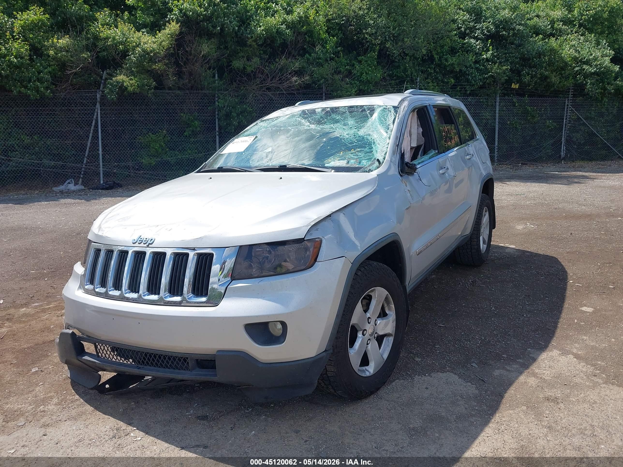 2012 Jeep Grand Cherokee Laredo Silver vin: 1C4RJFAG2CC219760