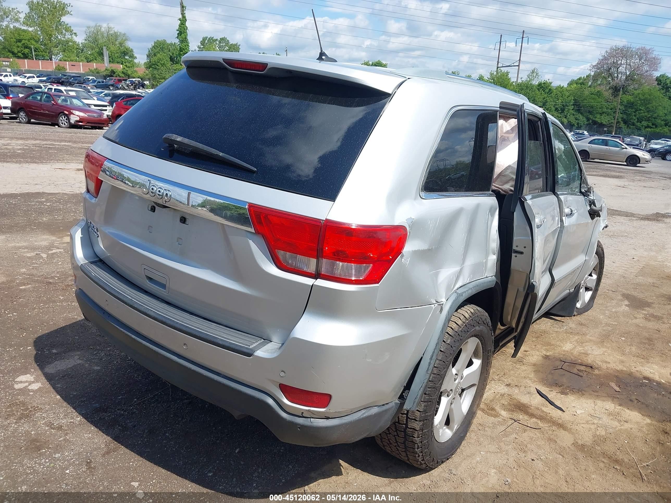 2012 Jeep Grand Cherokee Laredo Silver vin: 1C4RJFAG2CC219760