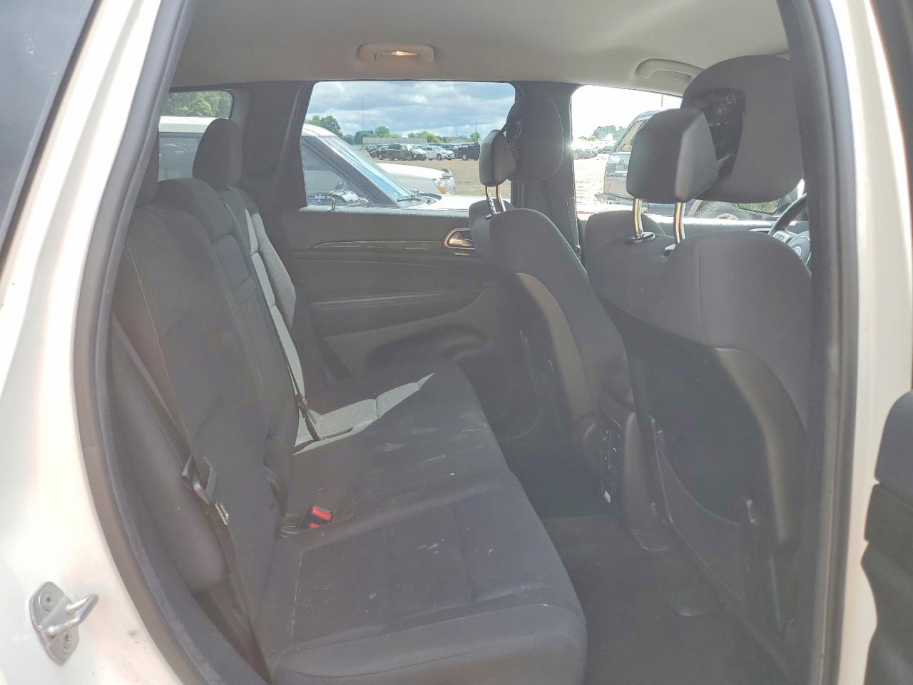 2012 Jeep Grand Cherokee Laredo White vin: 1C4RJFAG2CC253665