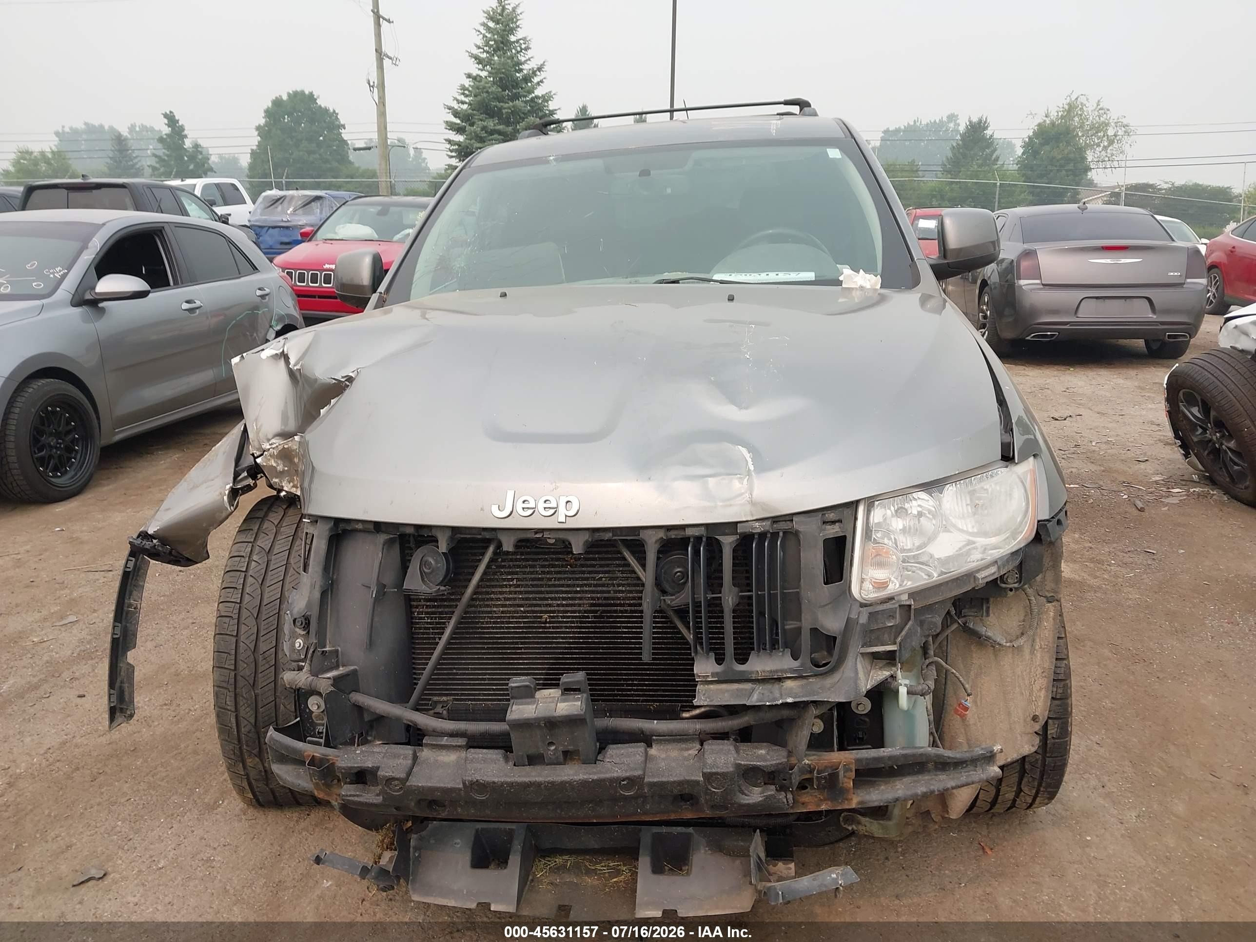 2012 Jeep Grand Cherokee Laredo Gray vin: 1C4RJFAG2CC263127