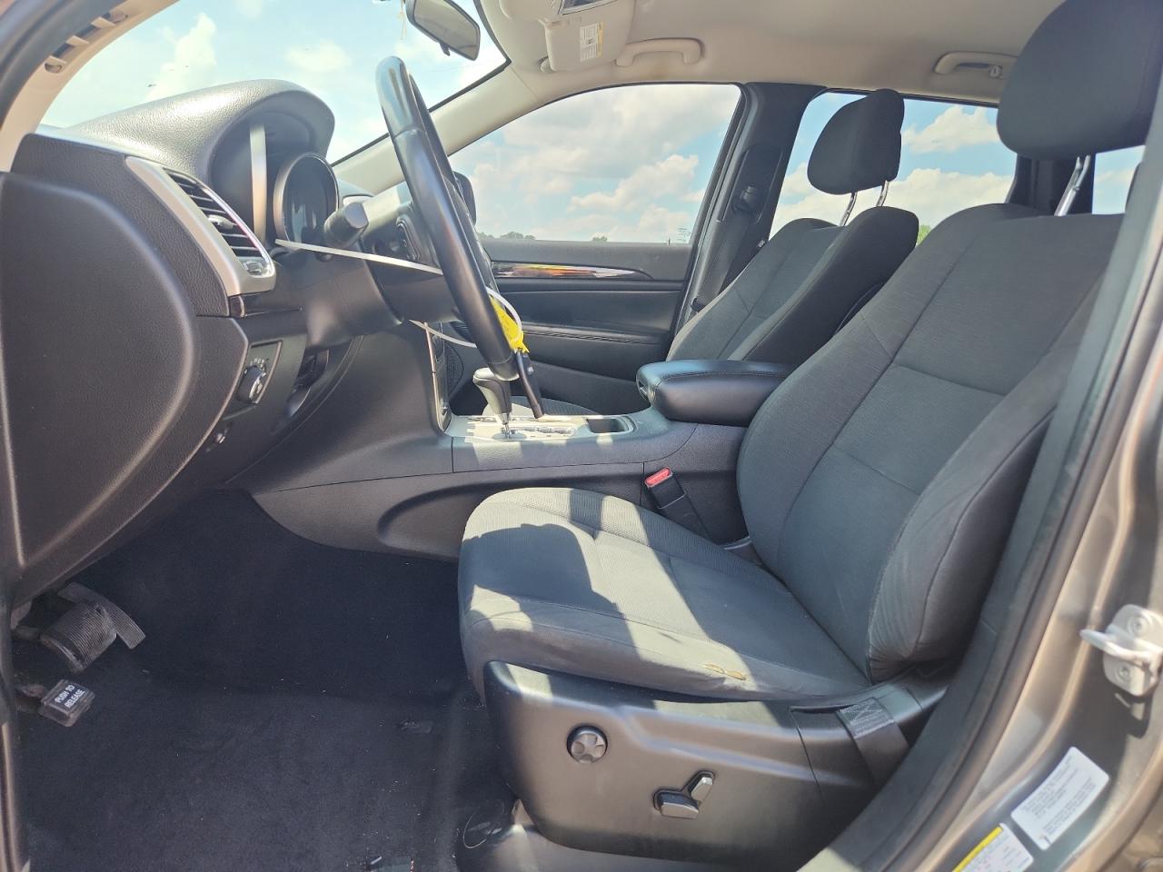 2012 Jeep Grand Cherokee Laredo Gray vin: 1C4RJFAG2CC279568