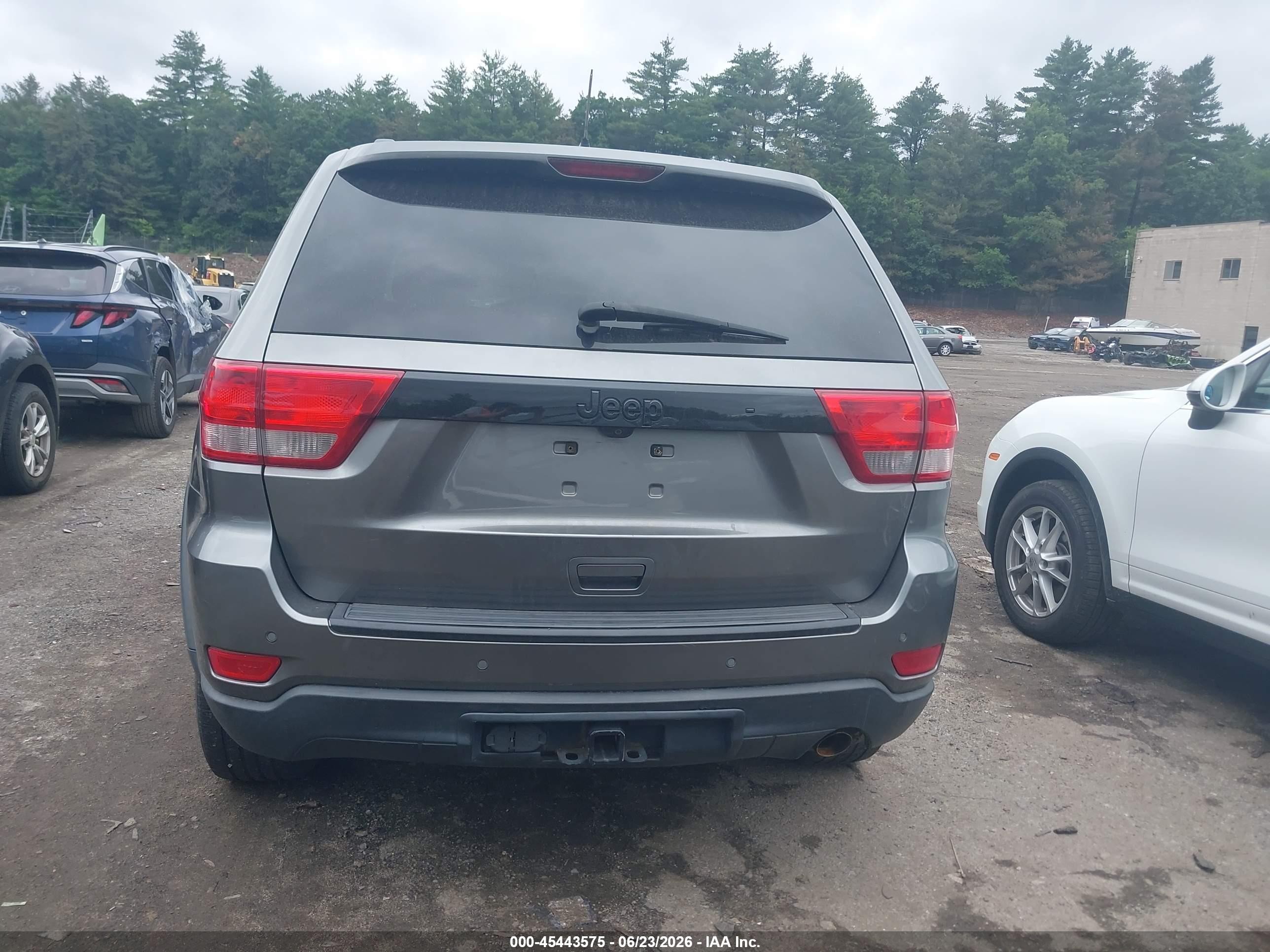 2012 Jeep Grand Cherokee Laredo Серый vin: 1C4RJFAG2CC288030