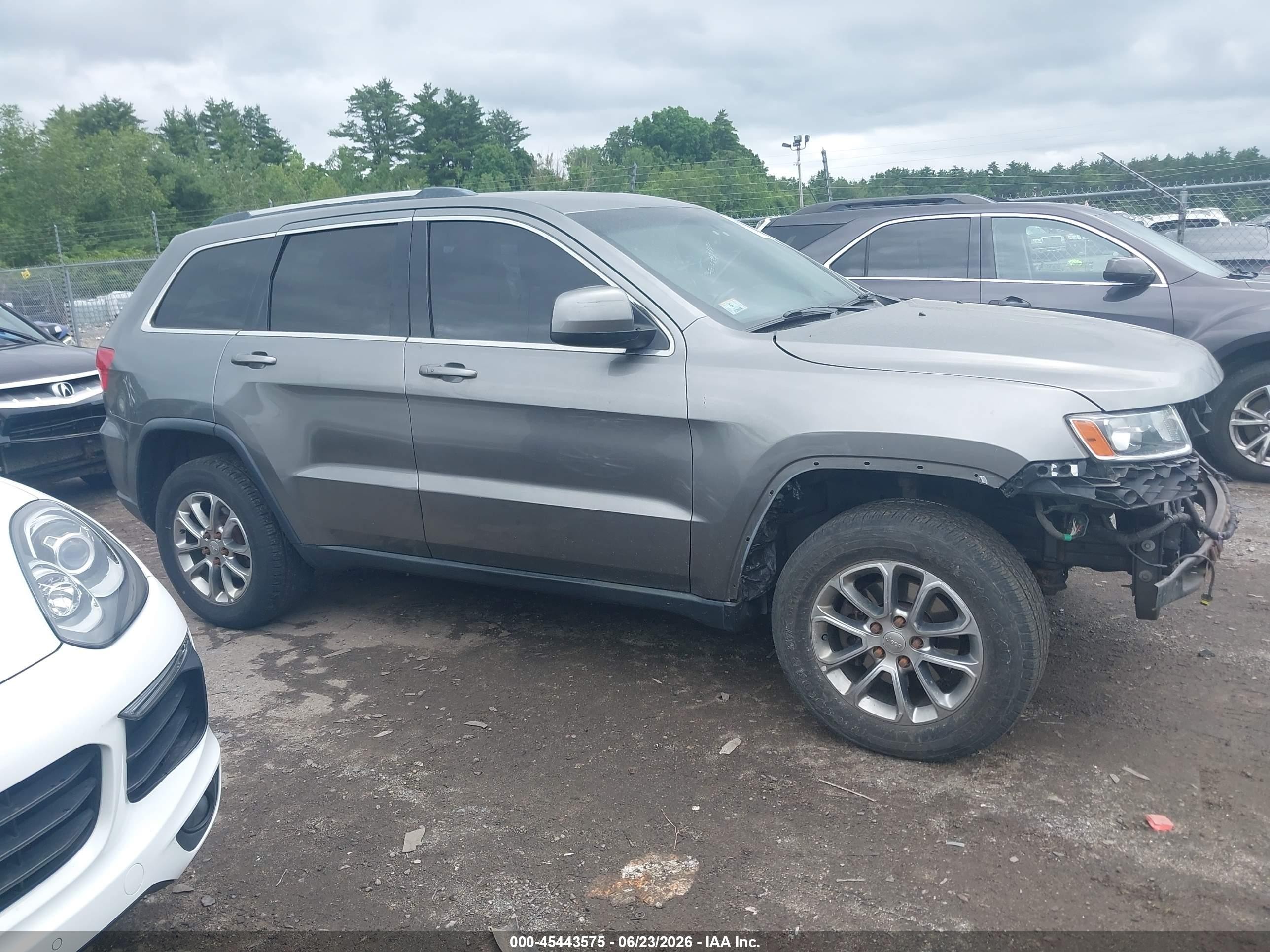 2012 Jeep Grand Cherokee Laredo Серый vin: 1C4RJFAG2CC288030