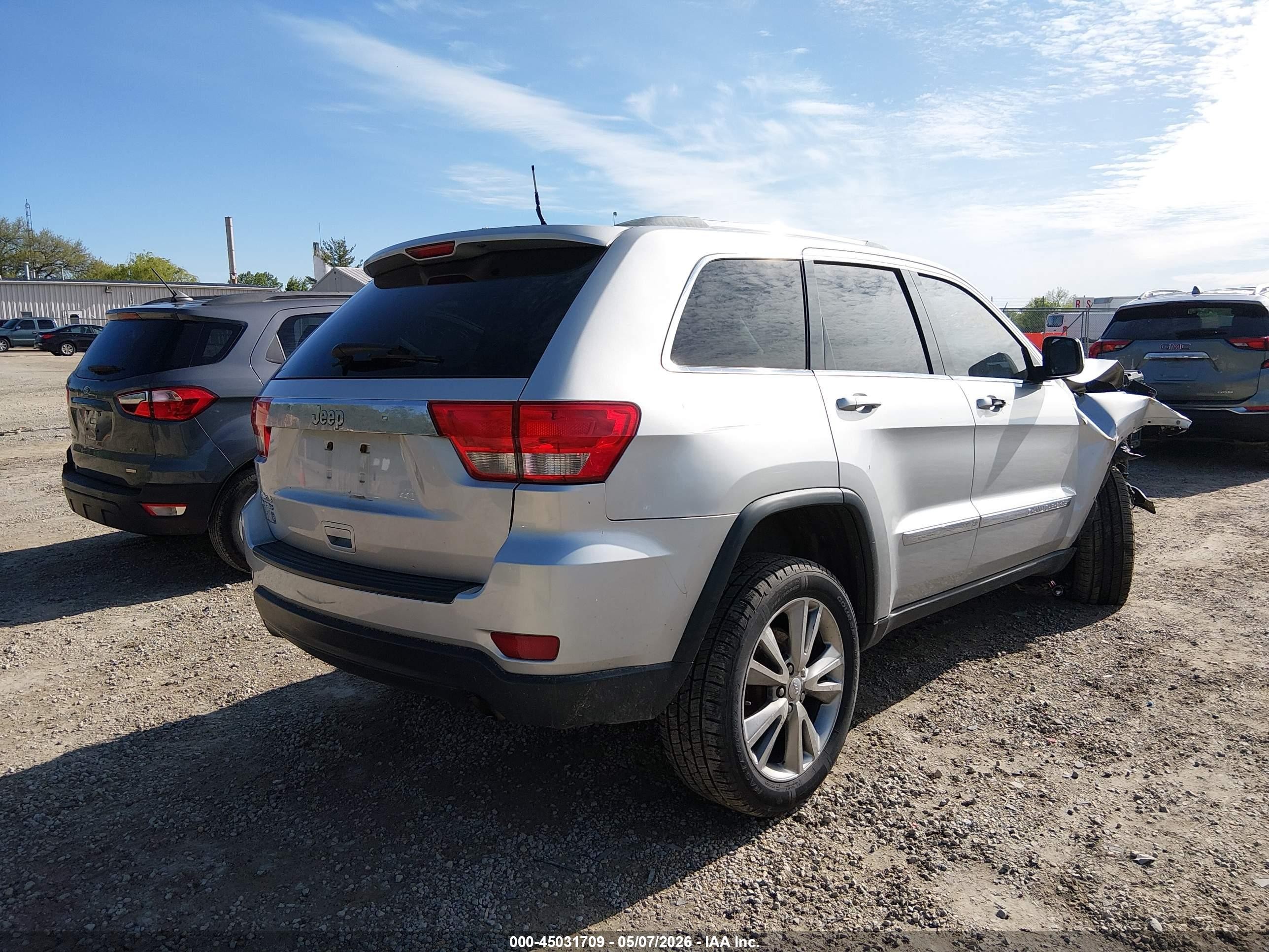 2012 Jeep Grand Cherokee Laredo Silver vin: 1C4RJFAG2CC289193