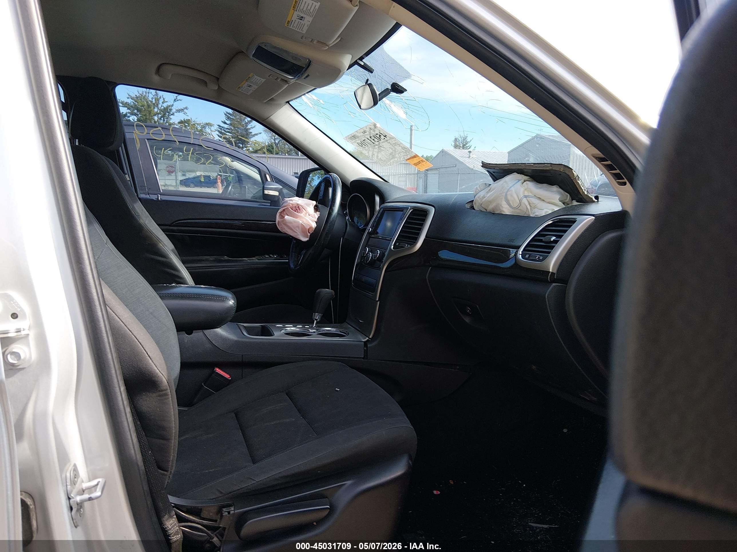 2012 Jeep Grand Cherokee Laredo Silver vin: 1C4RJFAG2CC289193