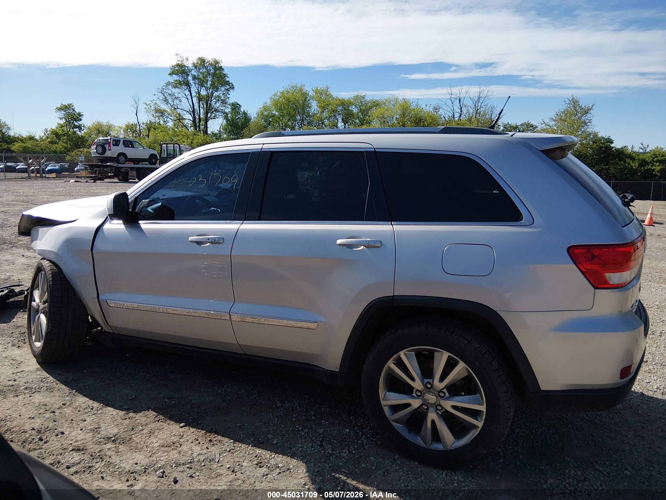 2012 Jeep Grand Cherokee Laredo Silver vin: 1C4RJFAG2CC289193