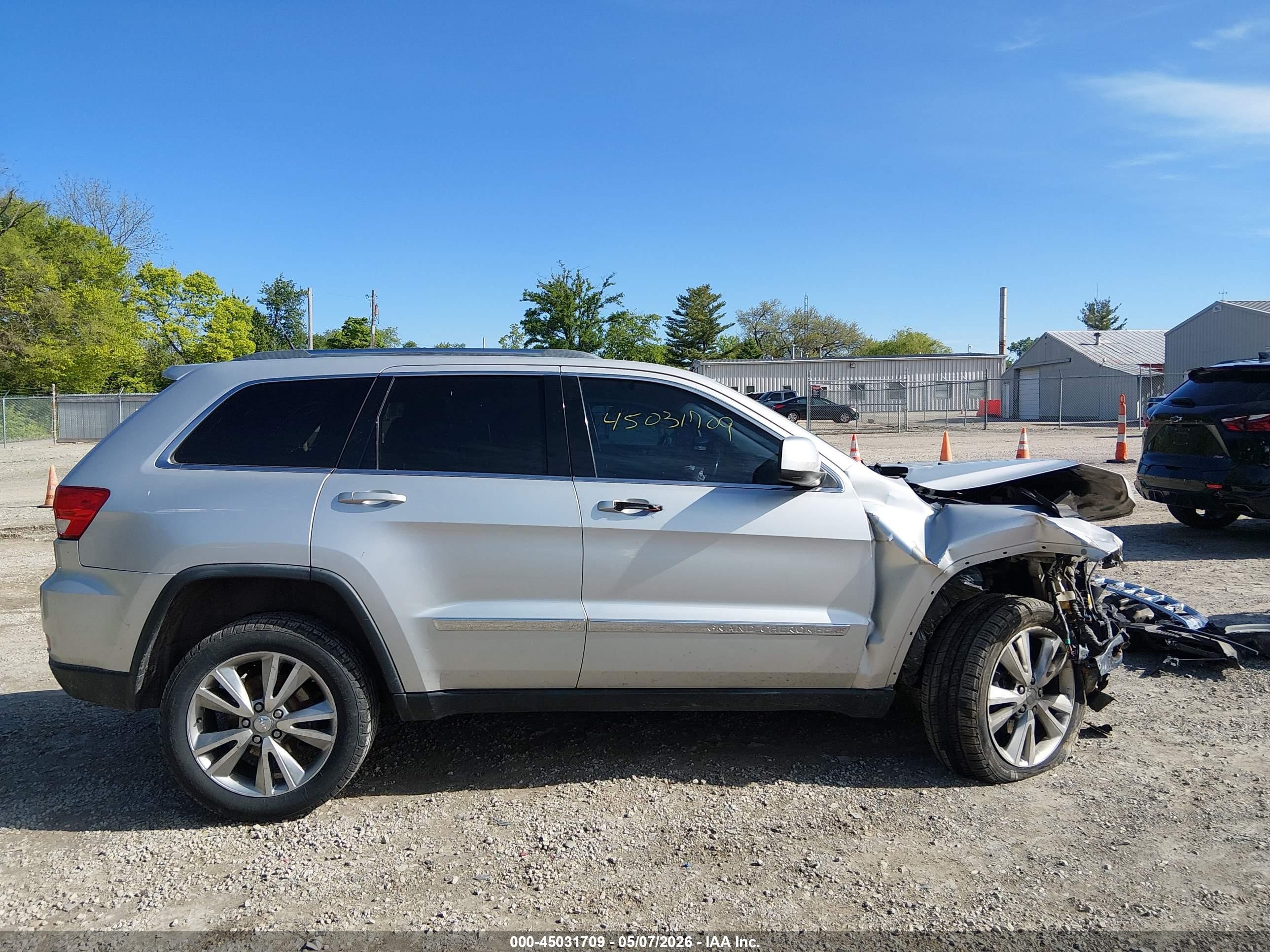 2012 Jeep Grand Cherokee Laredo Silver vin: 1C4RJFAG2CC289193