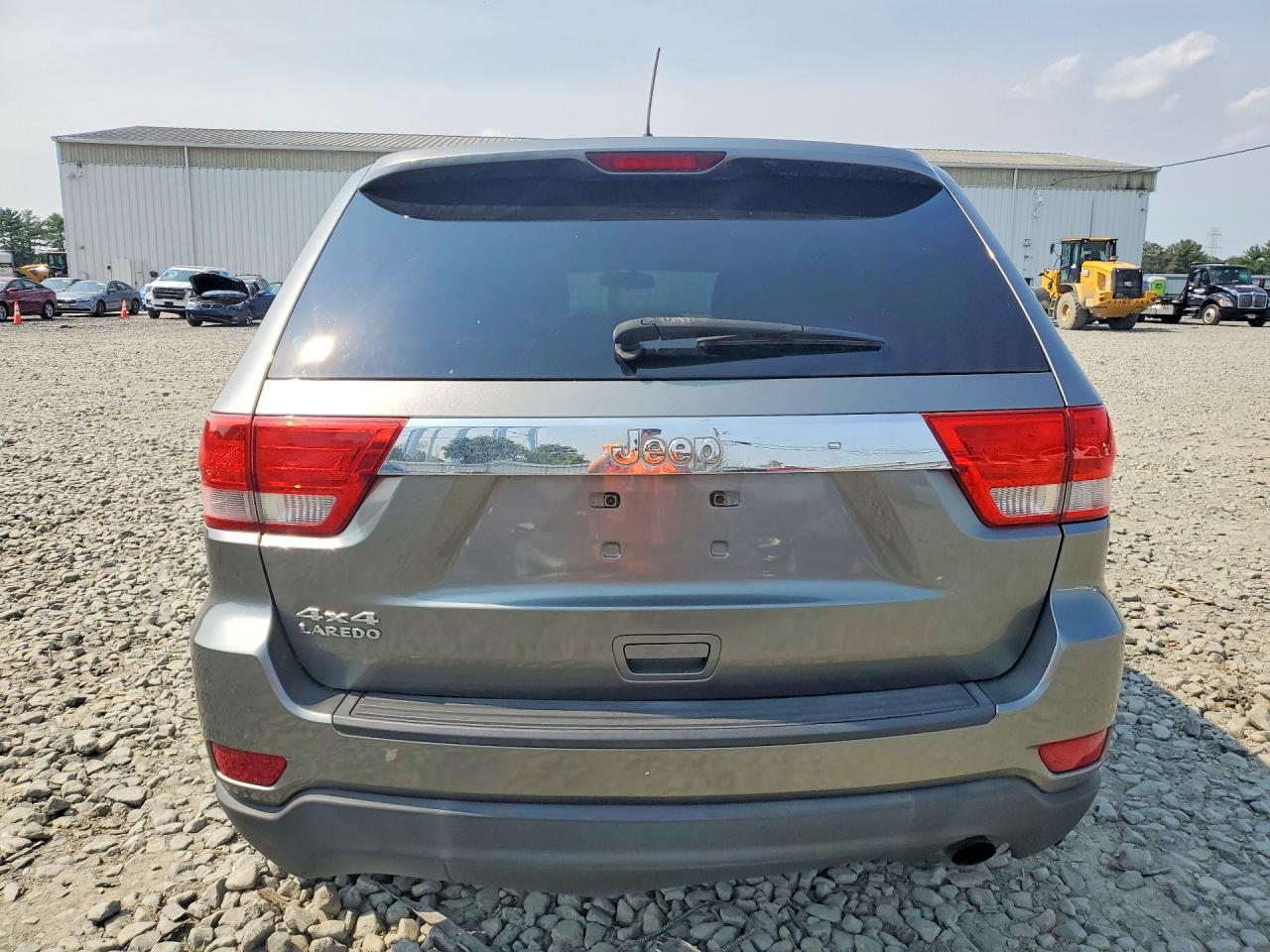 2012 Jeep Grand Cherokee Laredo Gray vin: 1C4RJFAG2CC292255
