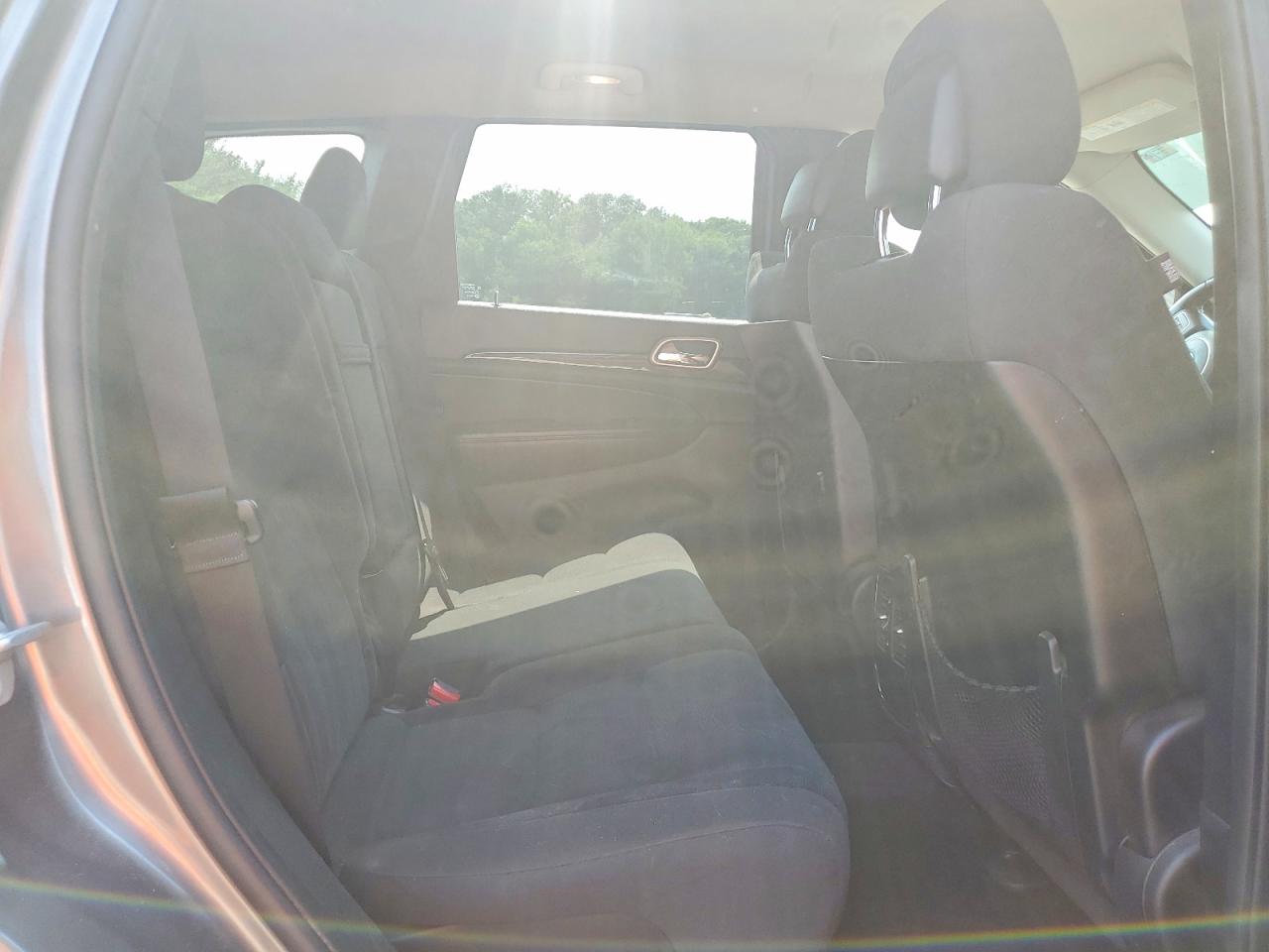 2012 Jeep Grand Cherokee Laredo Gray vin: 1C4RJFAG2CC292255