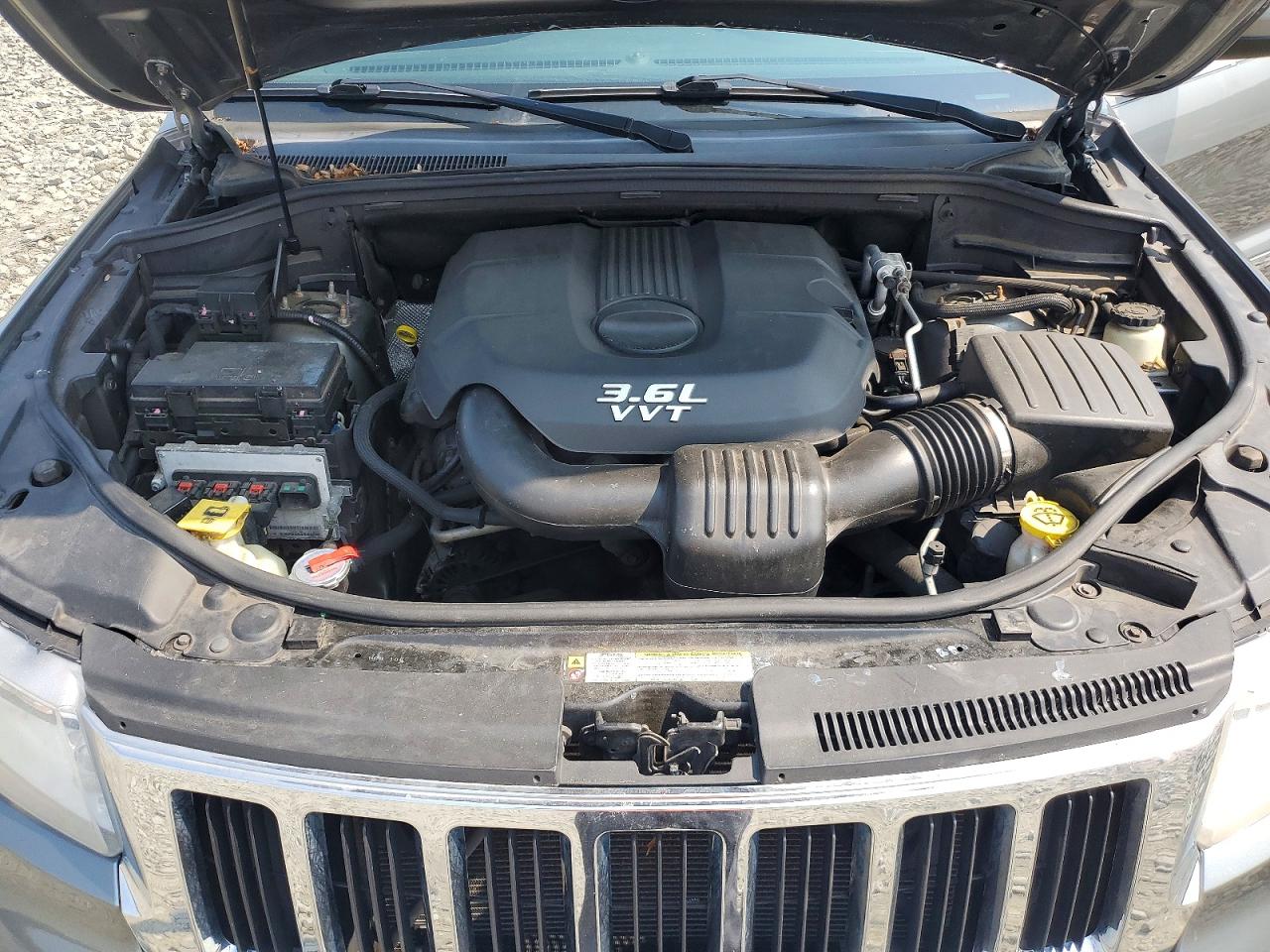 2012 Jeep Grand Cherokee Laredo Gray vin: 1C4RJFAG2CC292255