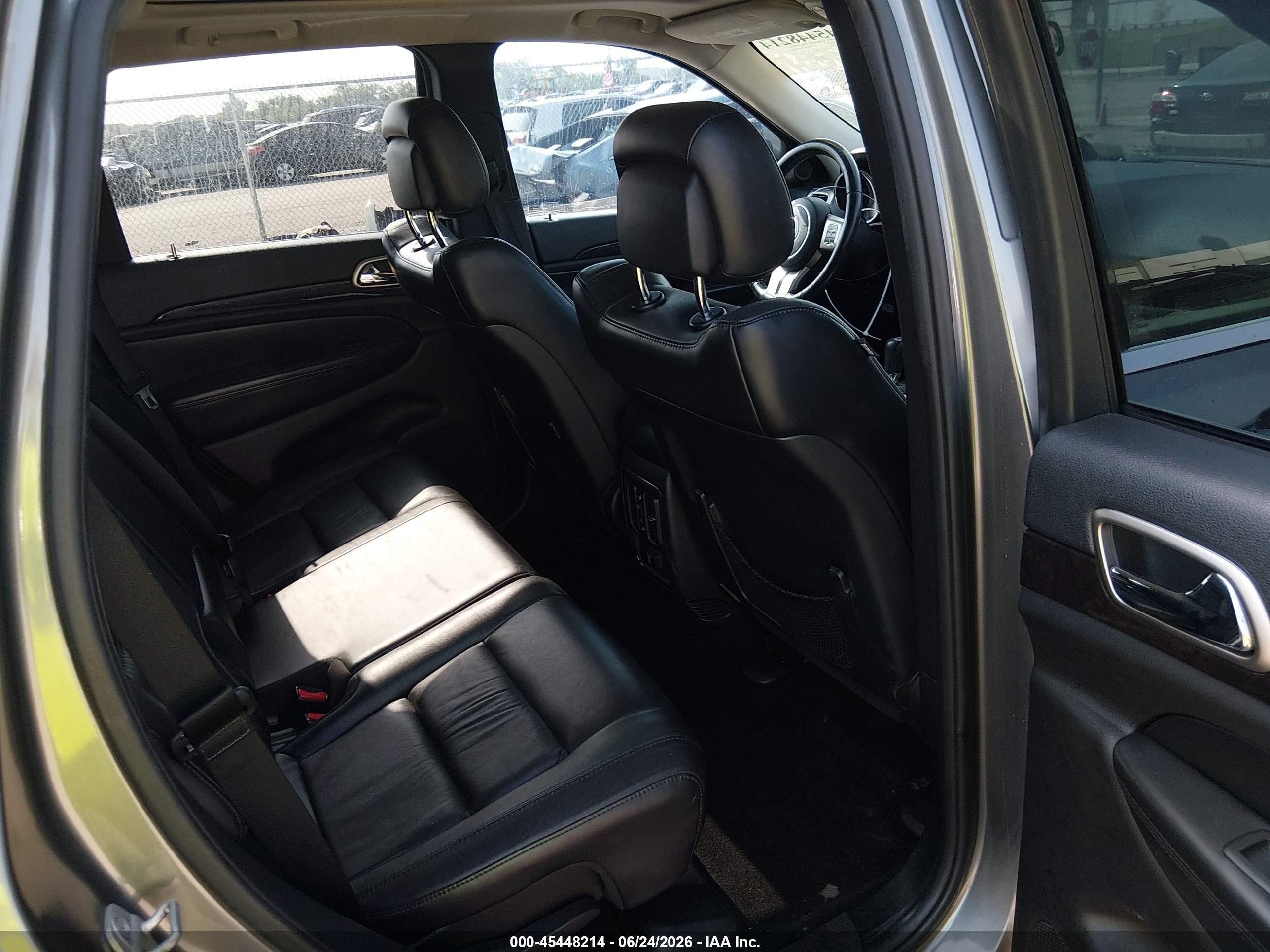 2012 Jeep Grand Cherokee Laredo Gray vin: 1C4RJFAG2CC329532