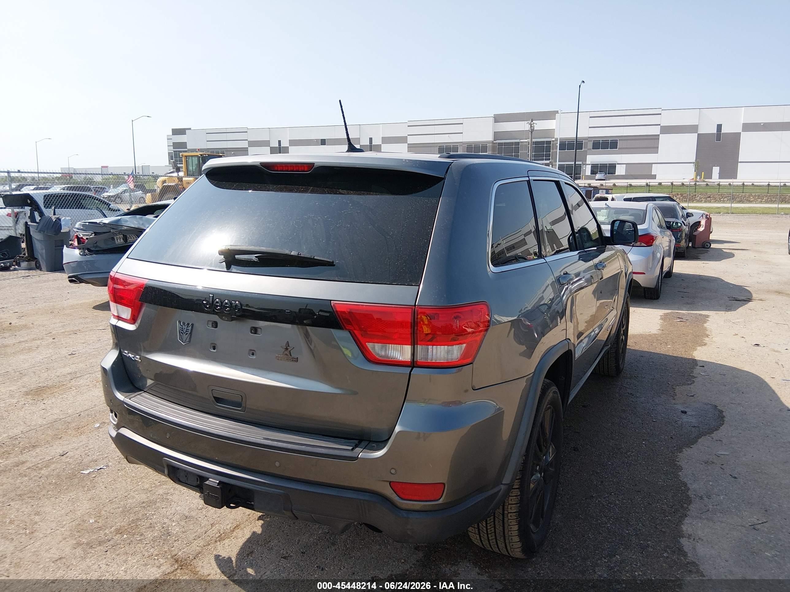 2012 Jeep Grand Cherokee Laredo Gray vin: 1C4RJFAG2CC329532