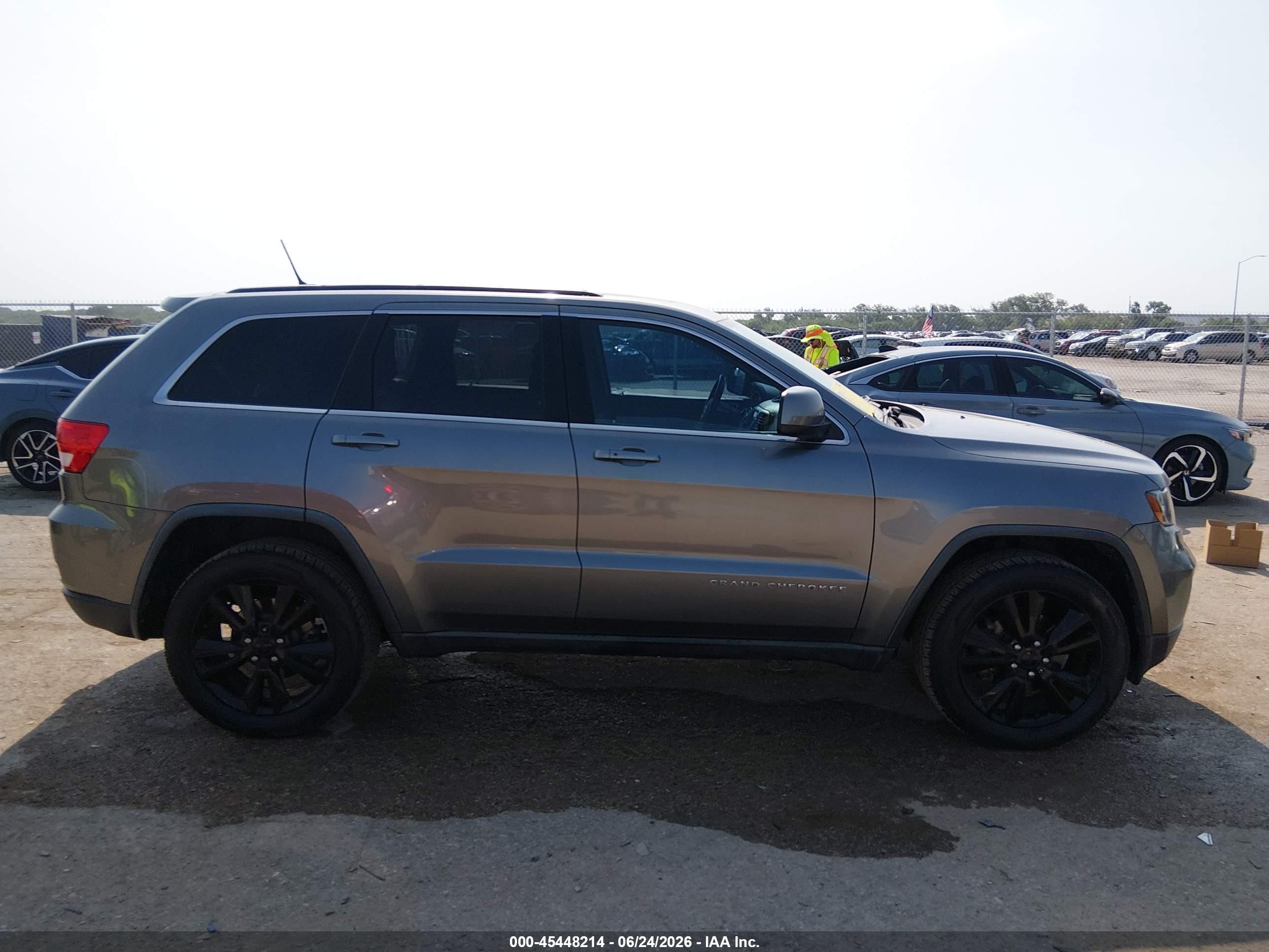 2012 Jeep Grand Cherokee Laredo Gray vin: 1C4RJFAG2CC329532