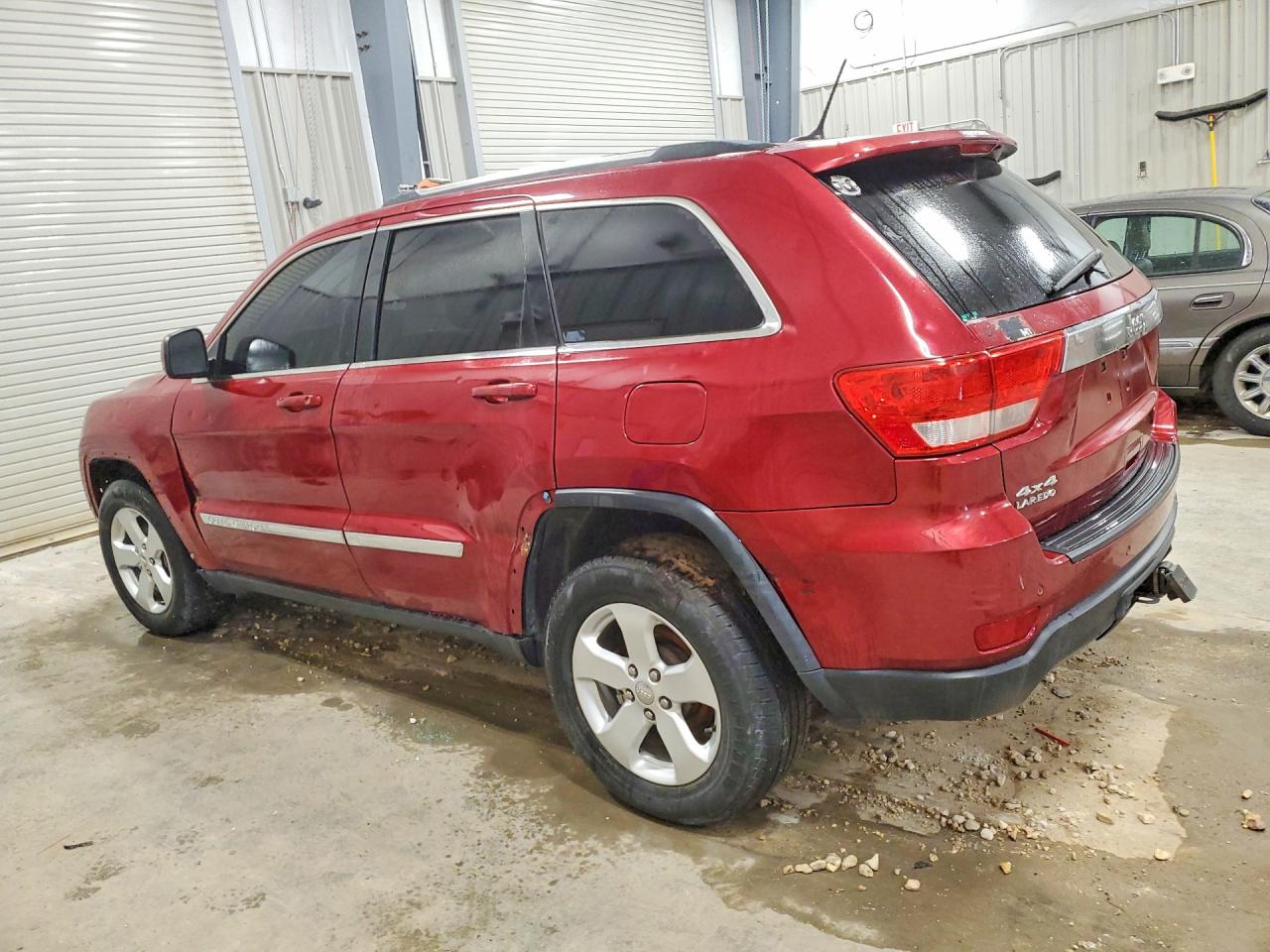 2012 Jeep Grand Cherokee Laredo Red vin: 1C4RJFAG2CC332947