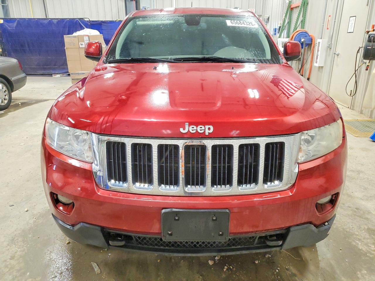 2012 Jeep Grand Cherokee Laredo Red vin: 1C4RJFAG2CC332947