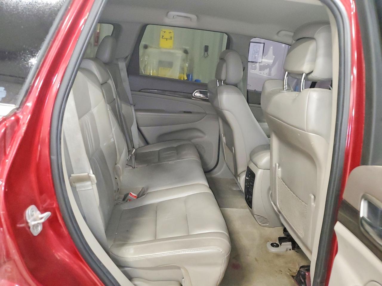 2012 Jeep Grand Cherokee Laredo Red vin: 1C4RJFAG2CC332947