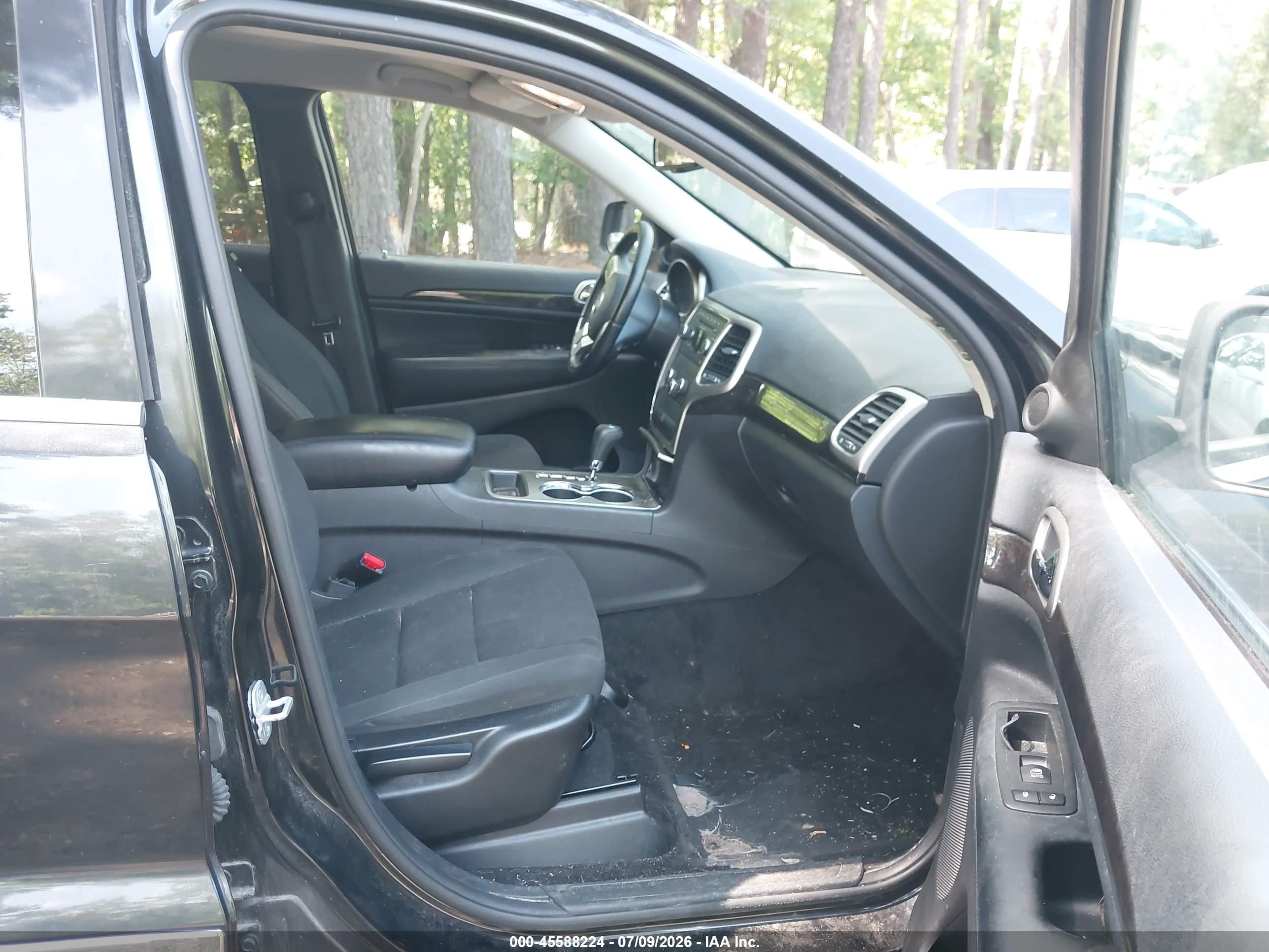 2012 Jeep Grand Cherokee Laredo Black vin: 1C4RJFAG2CC333273