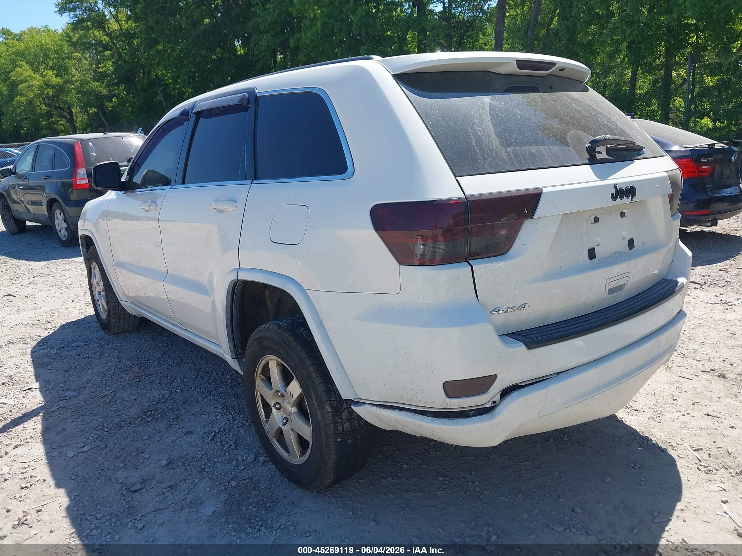2012 Jeep Grand Cherokee Laredo White vin: 1C4RJFAG2CC352440