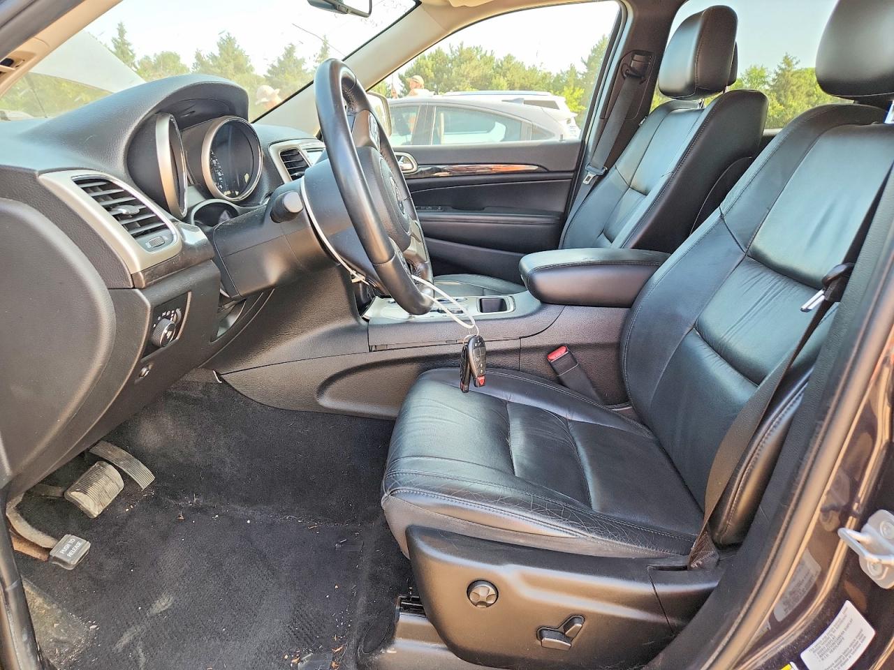 2013 Jeep Grand Cherokee Laredo Gray vin: 1C4RJFAG2DC502080