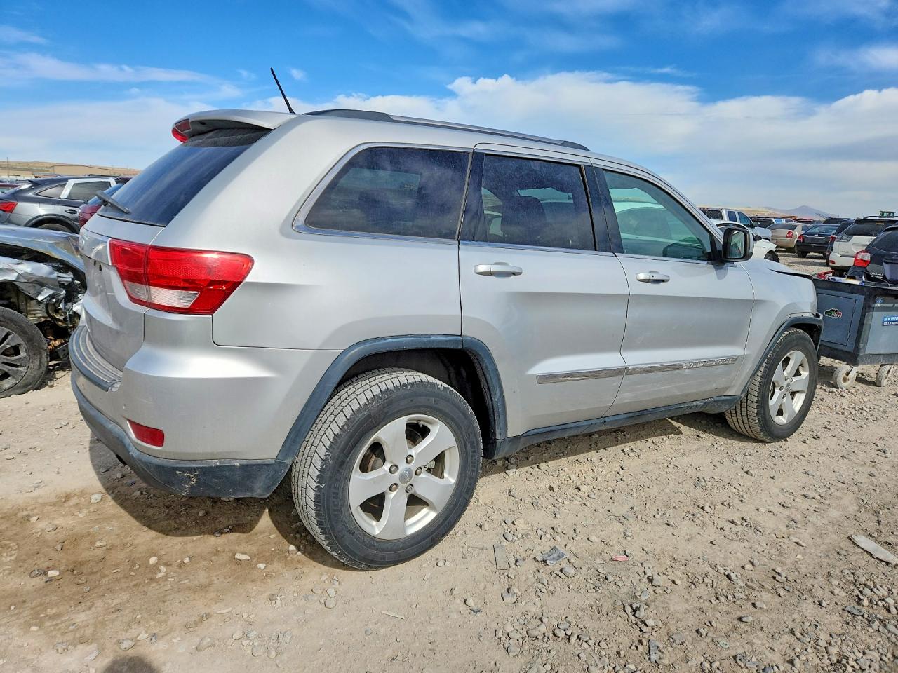 2013 Jeep Grand Cherokee Laredo Silver vin: 1C4RJFAG2DC502287