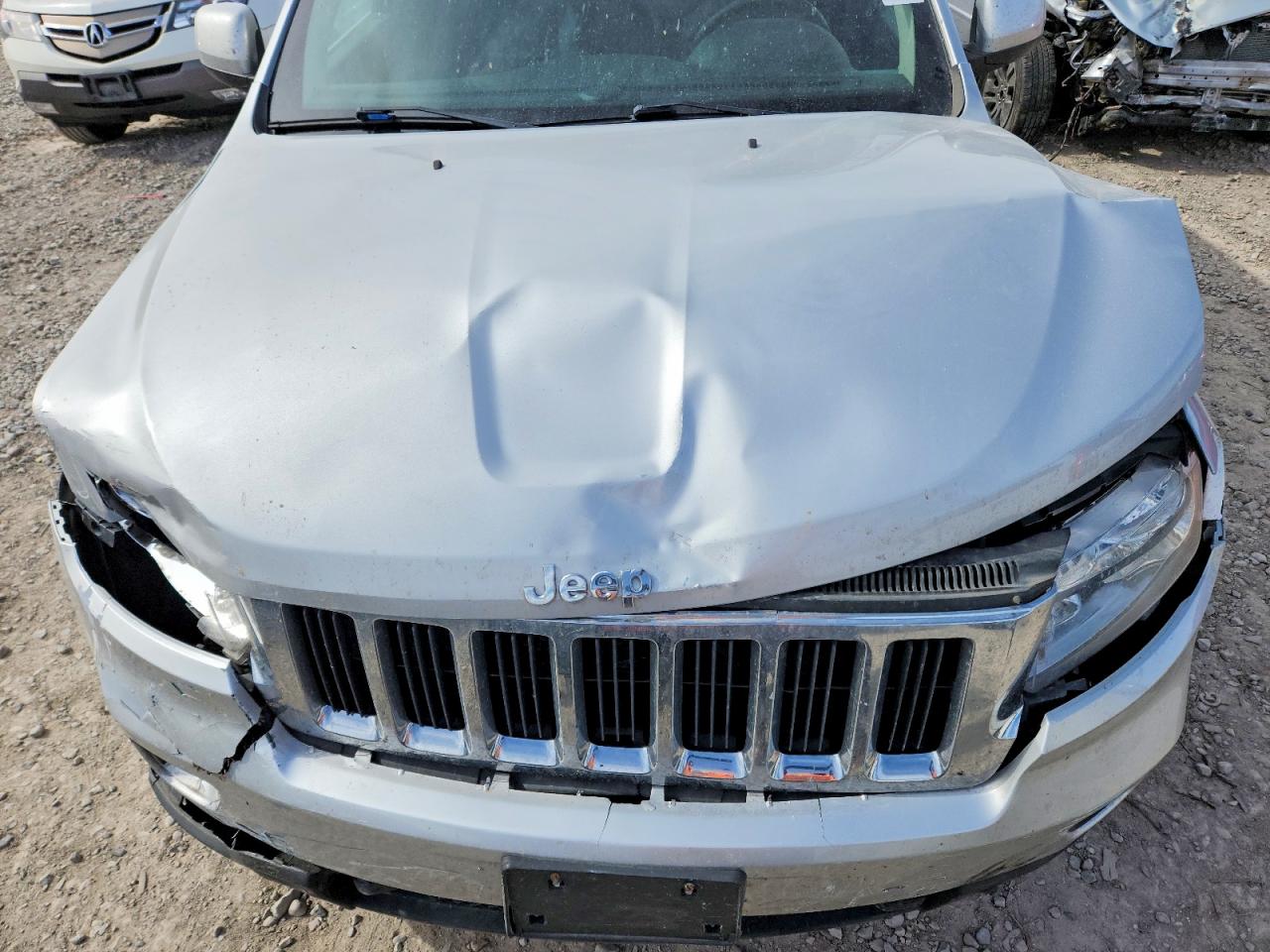 2013 Jeep Grand Cherokee Laredo Silver vin: 1C4RJFAG2DC502287