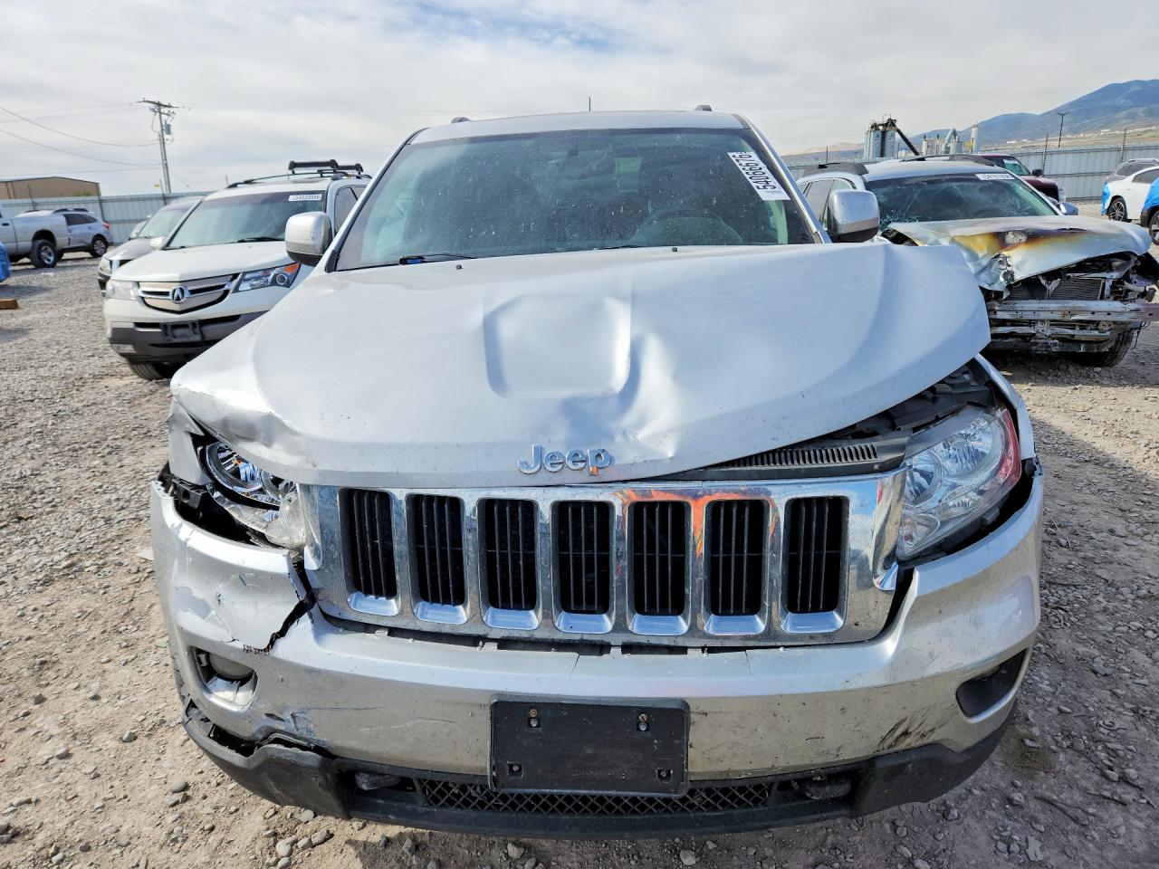 2013 Jeep Grand Cherokee Laredo Silver vin: 1C4RJFAG2DC502287