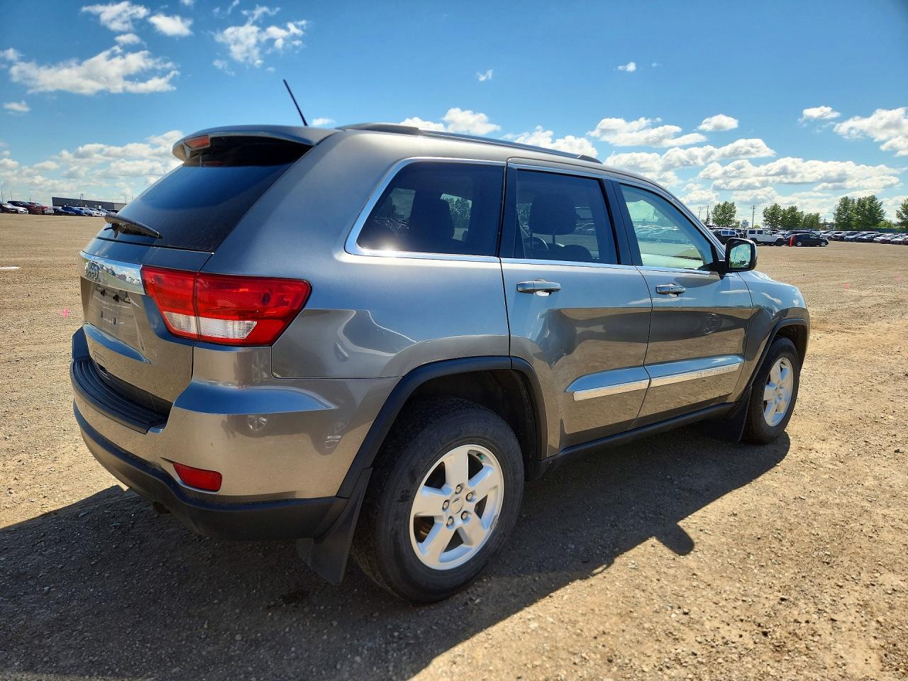 2013 Jeep Grand Cherokee Laredo Gray vin: 1C4RJFAG2DC520188