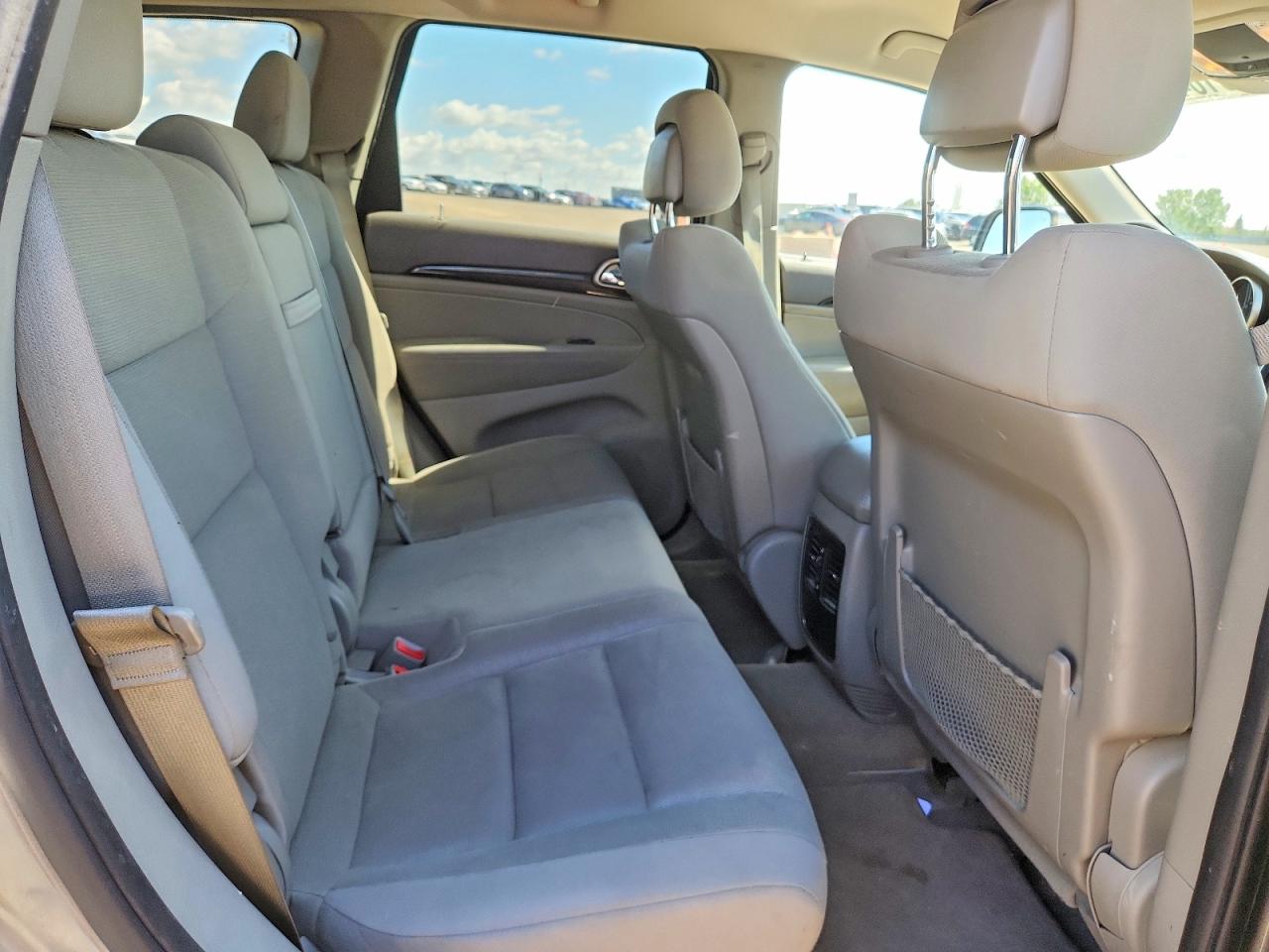 2013 Jeep Grand Cherokee Laredo Gray vin: 1C4RJFAG2DC520188