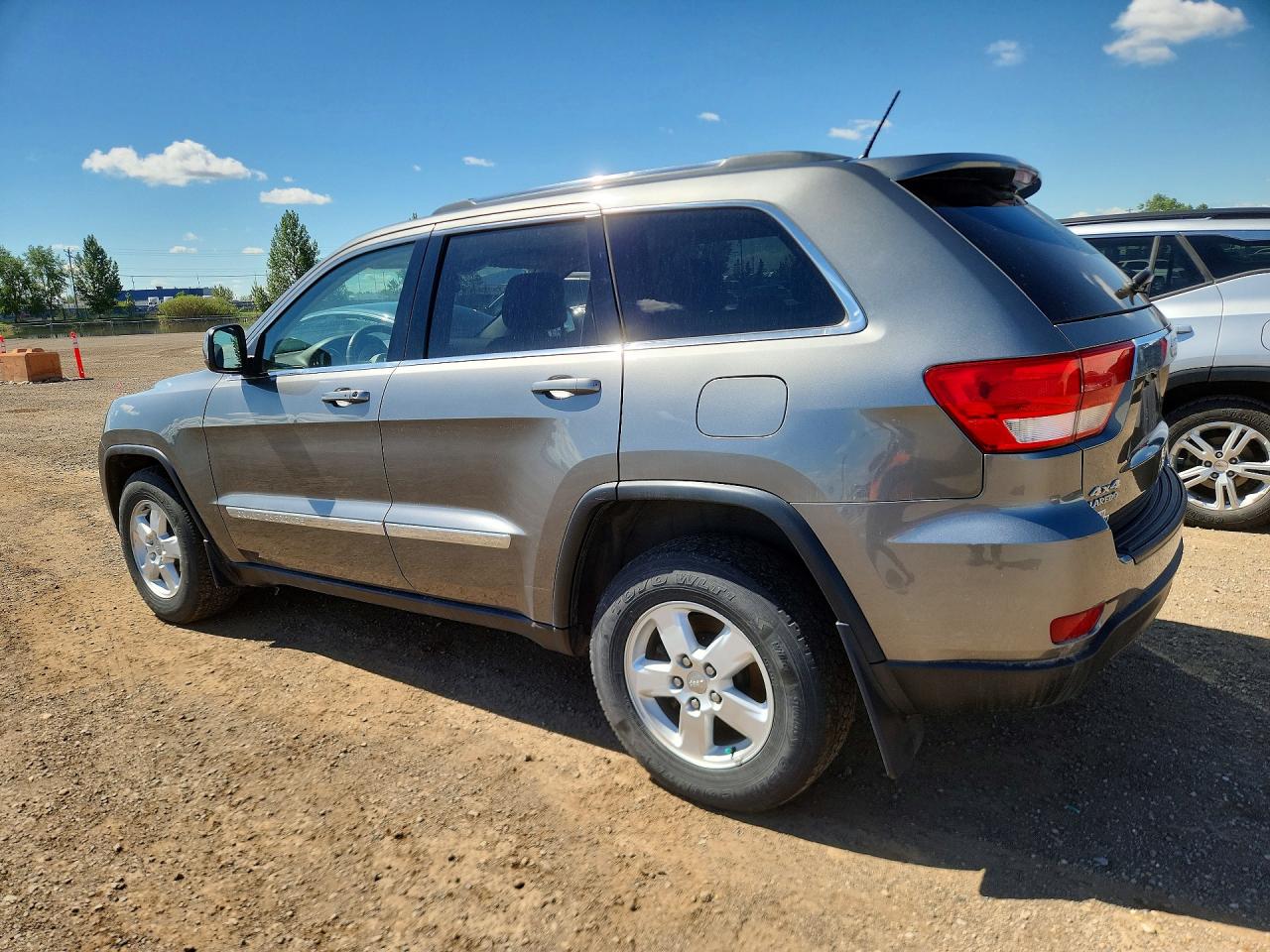 2013 Jeep Grand Cherokee Laredo Gray vin: 1C4RJFAG2DC520188
