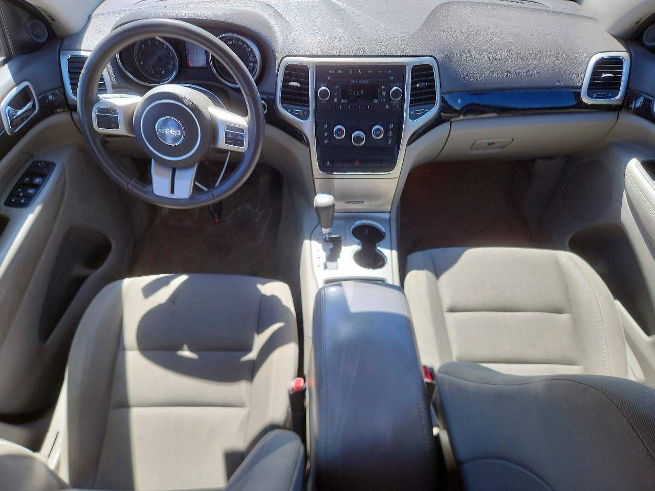 2013 Jeep Grand Cherokee Laredo Gray vin: 1C4RJFAG2DC520188