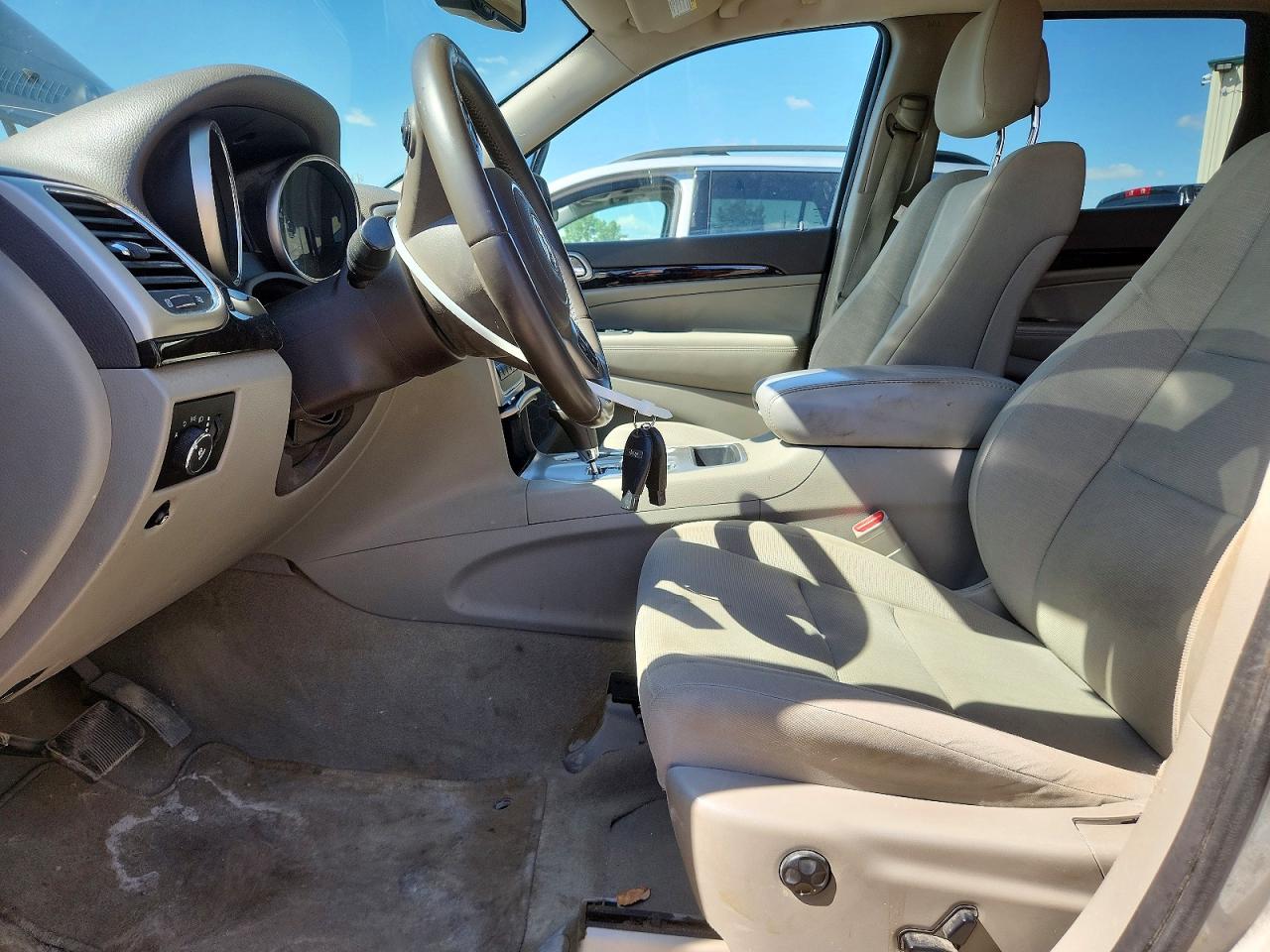 2013 Jeep Grand Cherokee Laredo Gray vin: 1C4RJFAG2DC520188