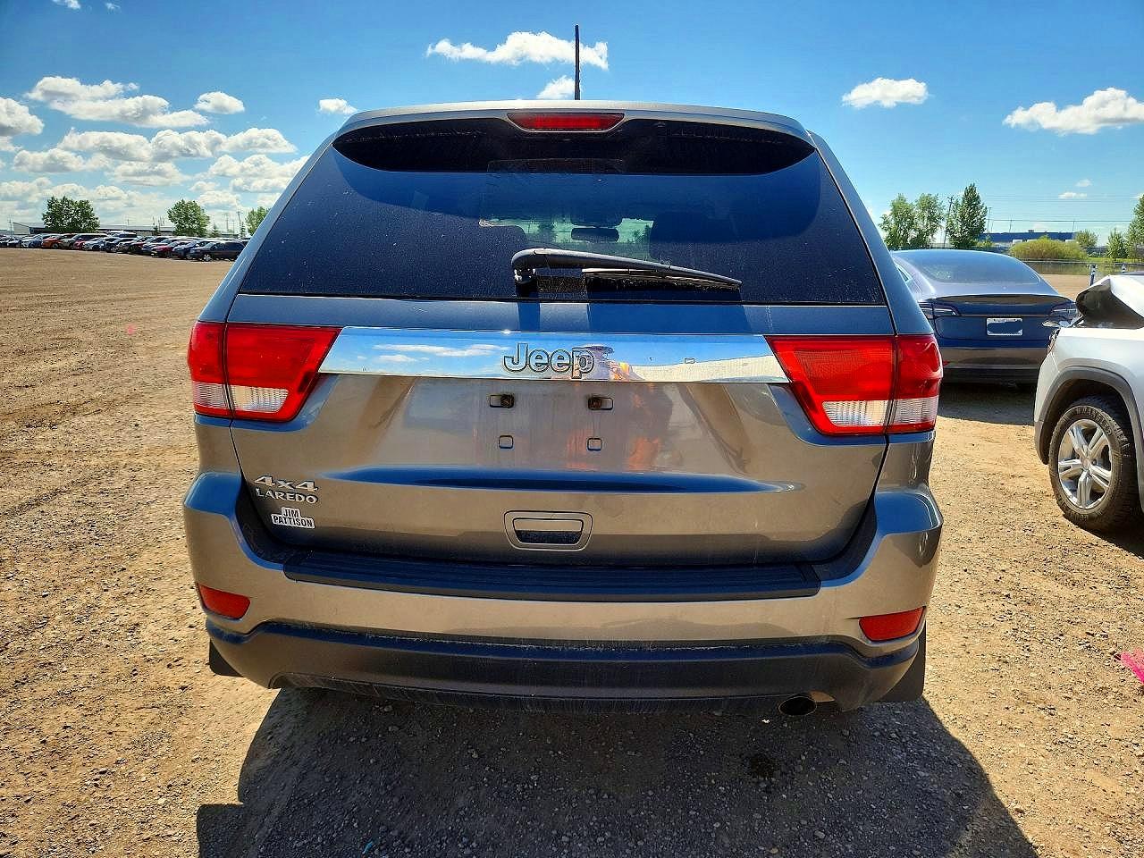 2013 Jeep Grand Cherokee Laredo Gray vin: 1C4RJFAG2DC520188