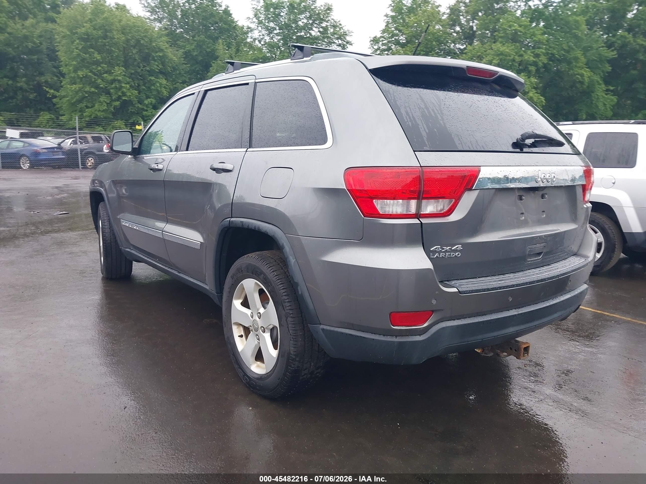 2013 Jeep Grand Cherokee Laredo Gray vin: 1C4RJFAG2DC537623