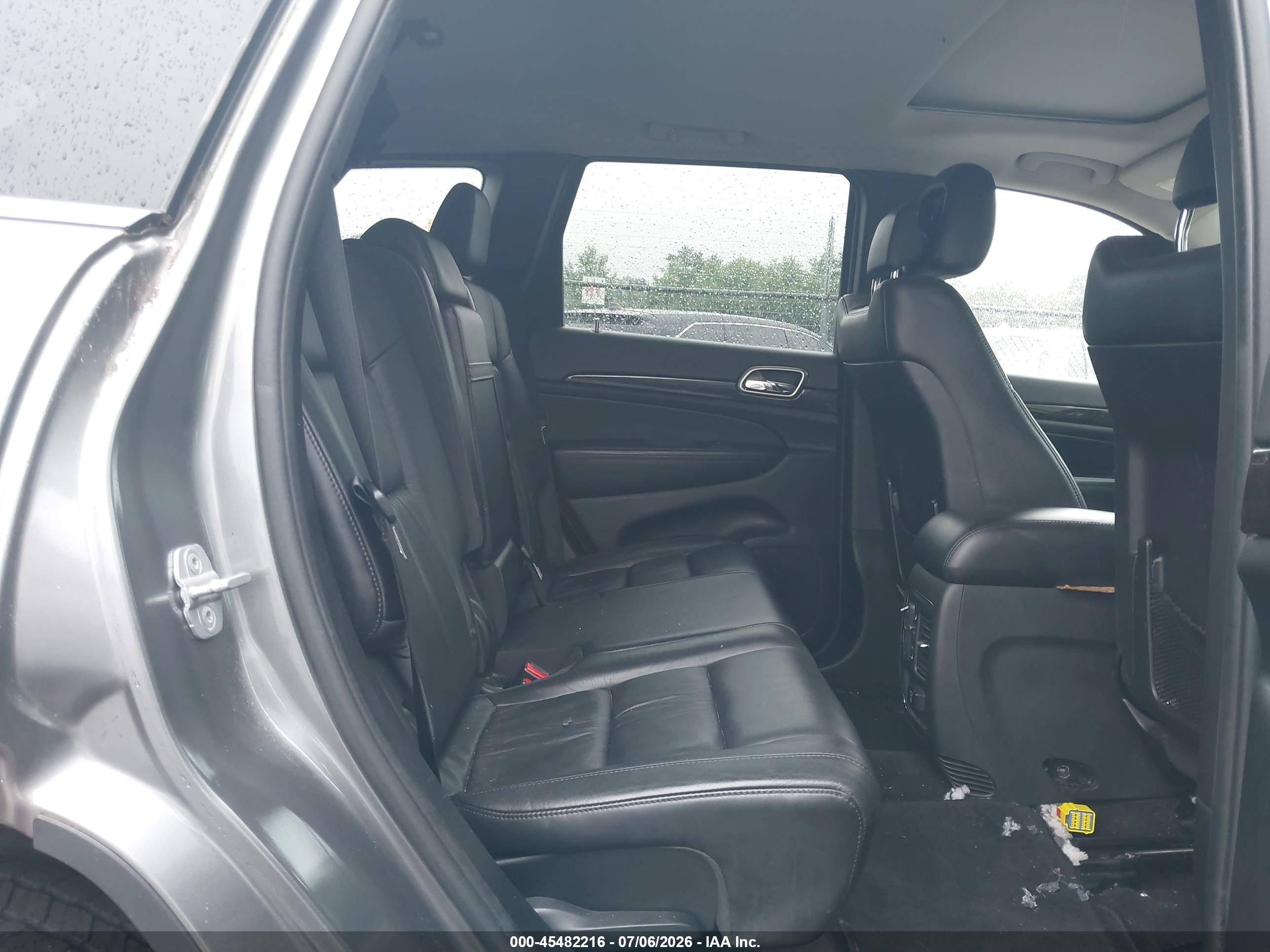 2013 Jeep Grand Cherokee Laredo Gray vin: 1C4RJFAG2DC537623