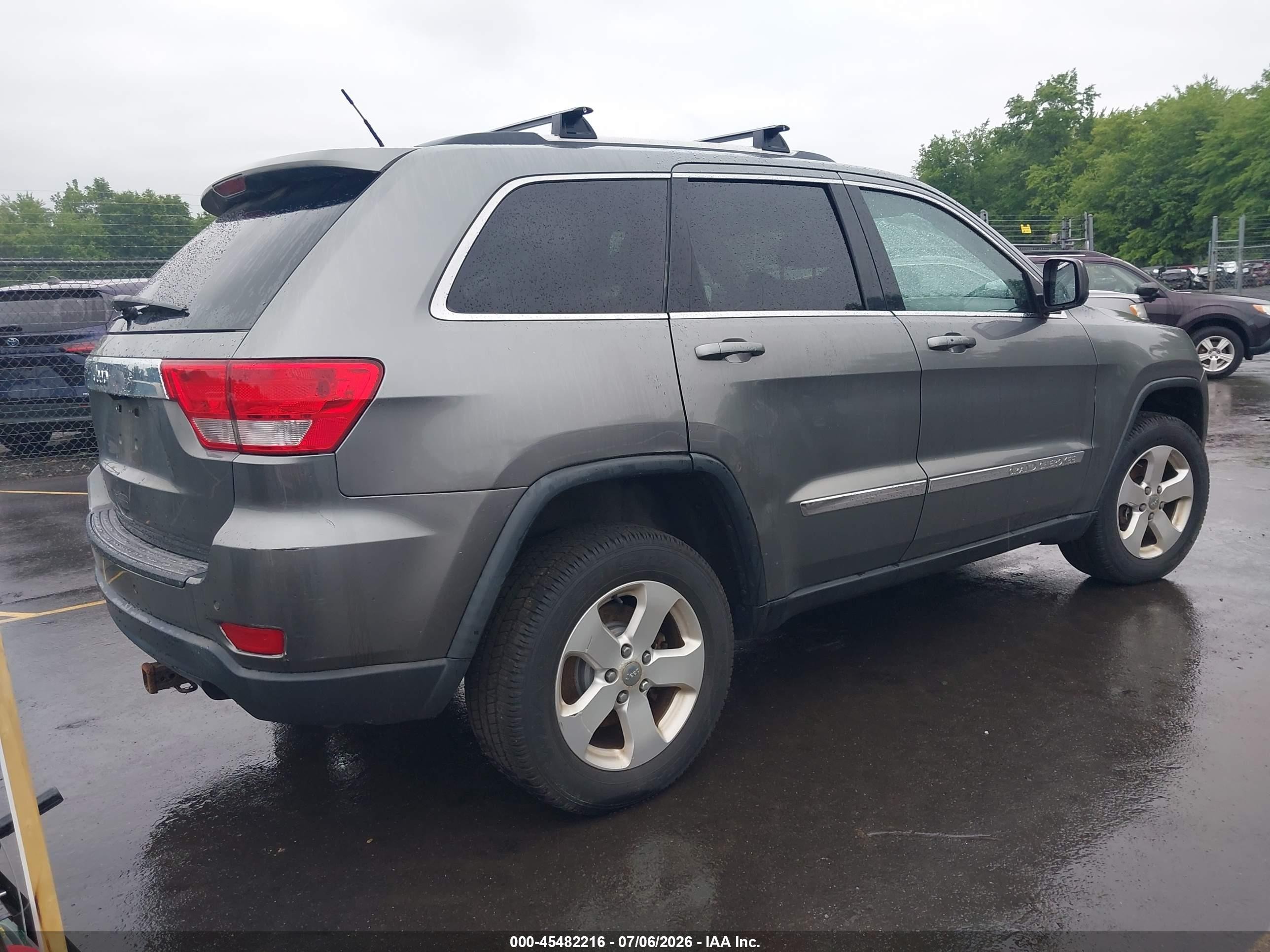 2013 Jeep Grand Cherokee Laredo Gray vin: 1C4RJFAG2DC537623