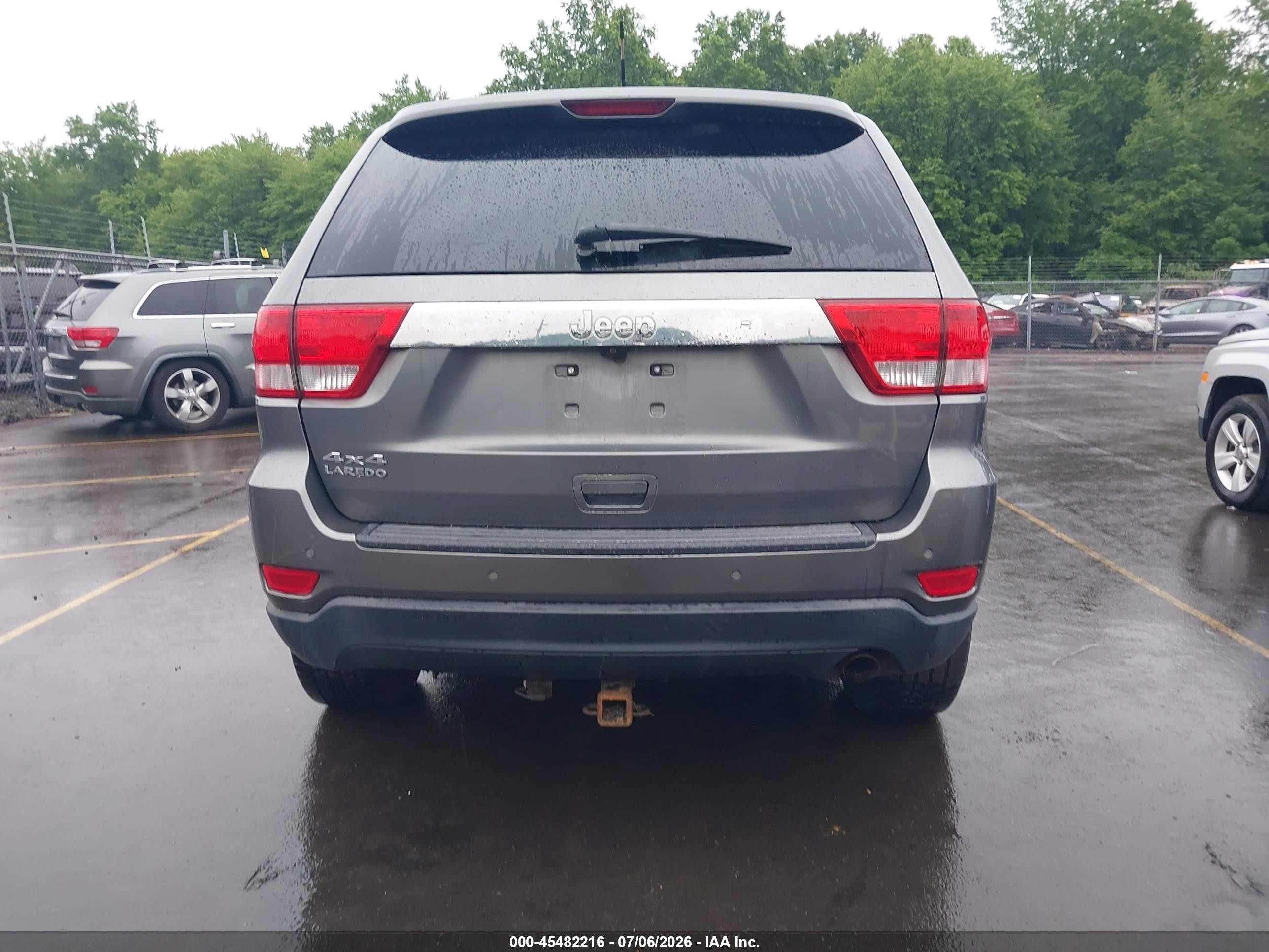 2013 Jeep Grand Cherokee Laredo Gray vin: 1C4RJFAG2DC537623