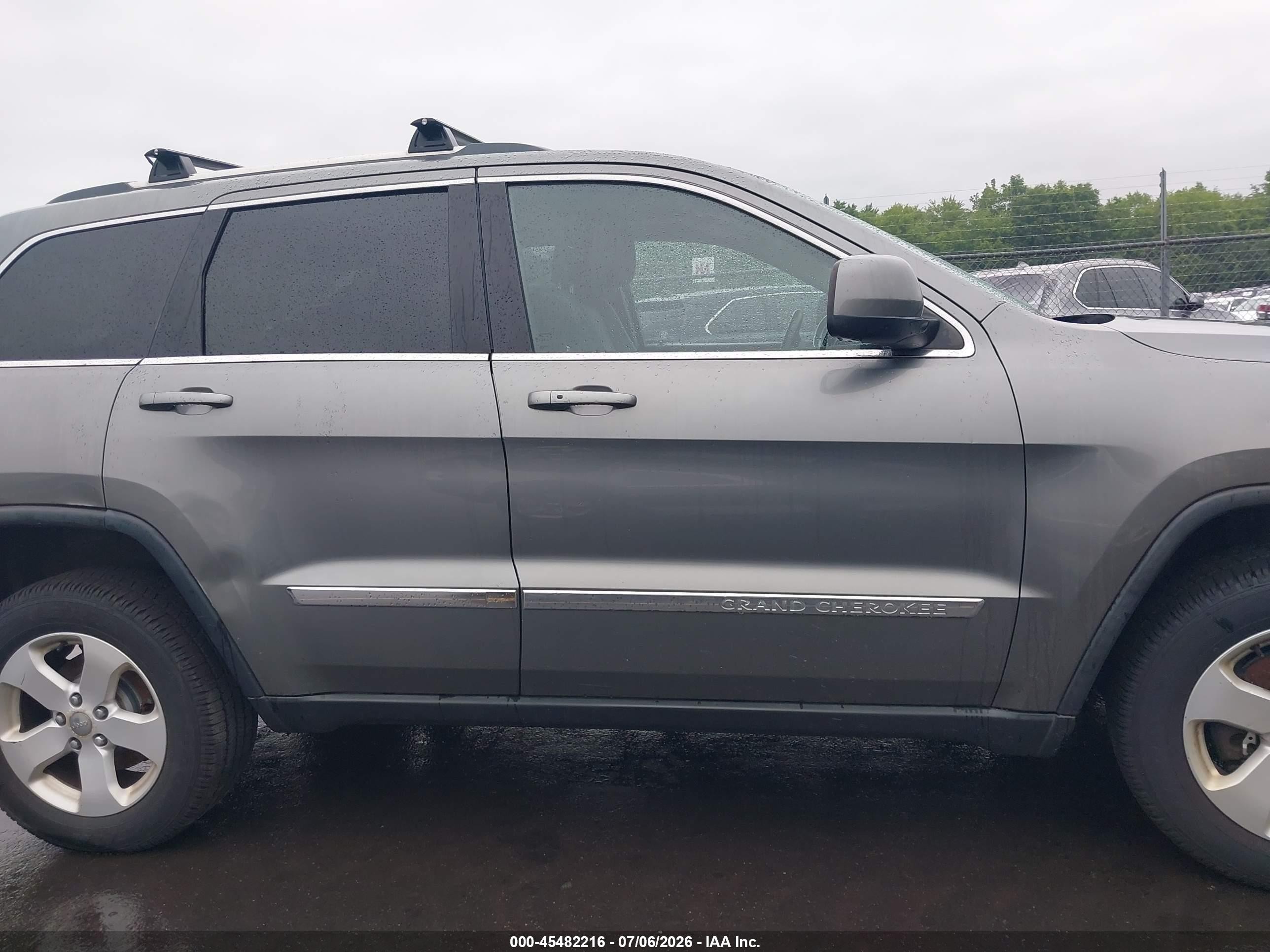 2013 Jeep Grand Cherokee Laredo Gray vin: 1C4RJFAG2DC537623