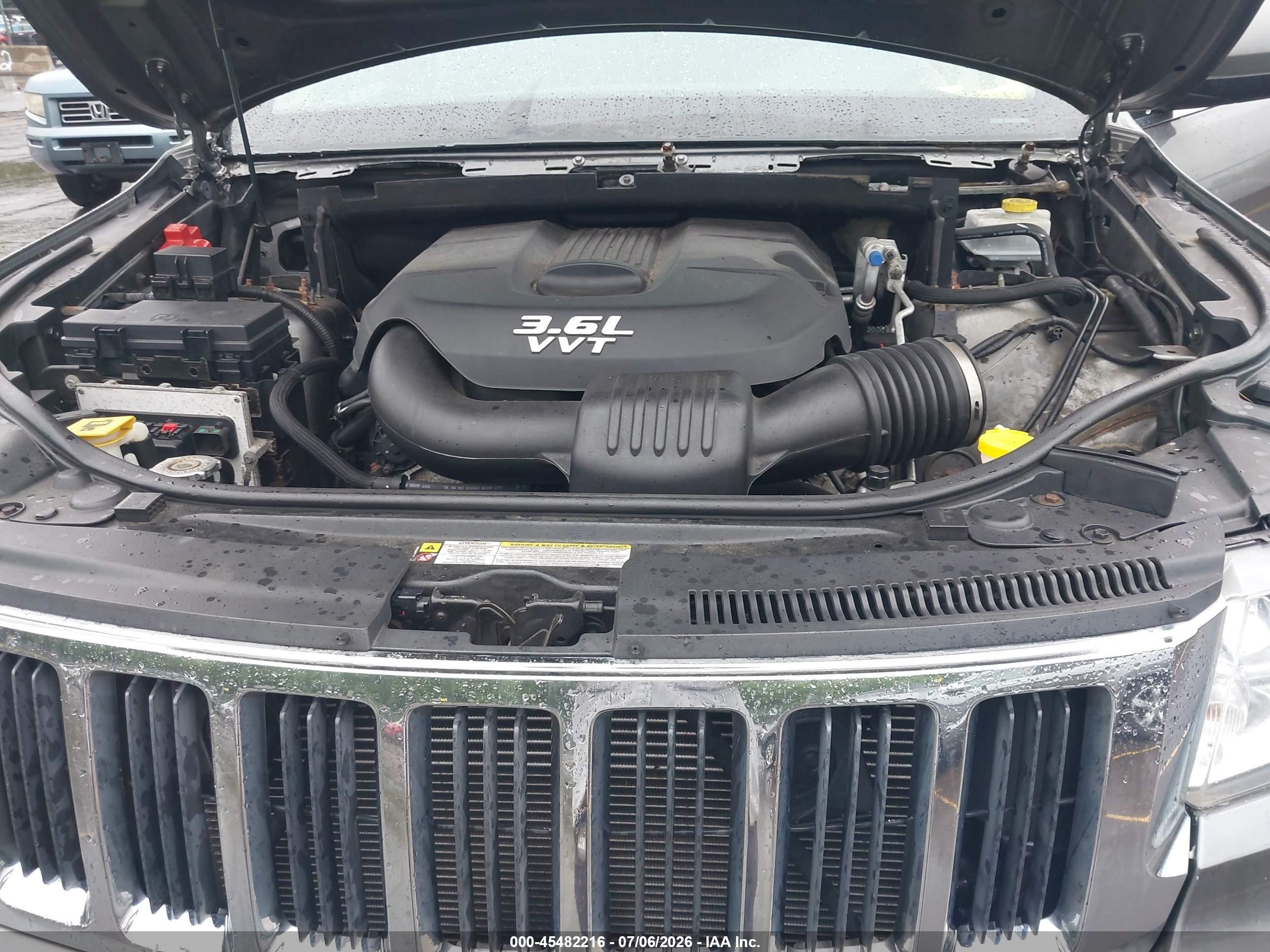 2013 Jeep Grand Cherokee Laredo Gray vin: 1C4RJFAG2DC537623