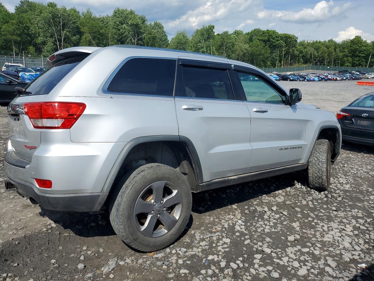 2013 Jeep Grand Cherokee Laredo Silver vin: 1C4RJFAG2DC576079