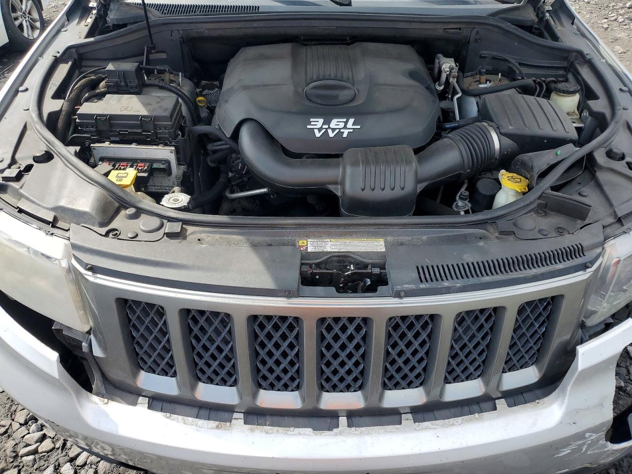 2013 Jeep Grand Cherokee Laredo Silver vin: 1C4RJFAG2DC576079