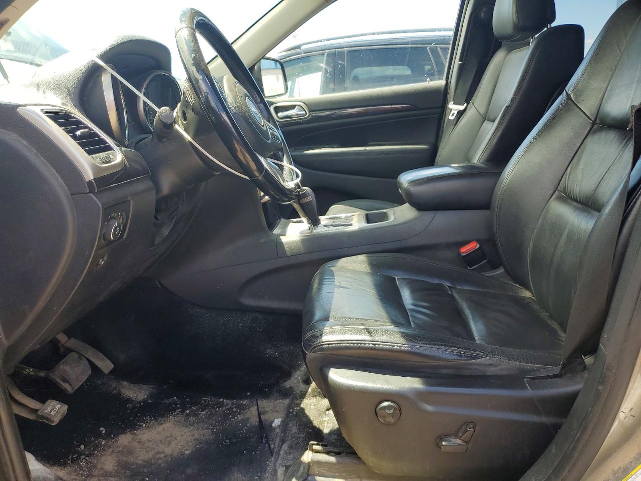 2013 Jeep Grand Cherokee Laredo Silver vin: 1C4RJFAG2DC581217
