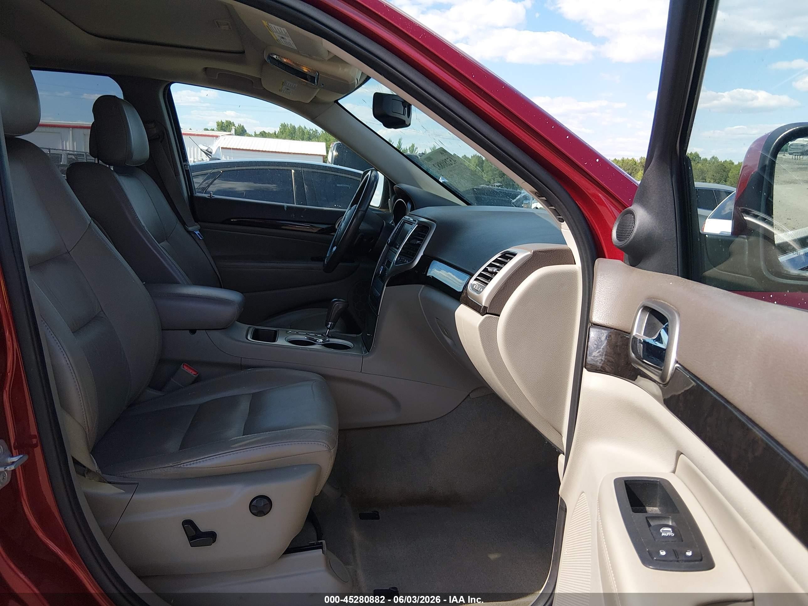 2013 Jeep Grand Cherokee Laredo Red vin: 1C4RJFAG2DC594596