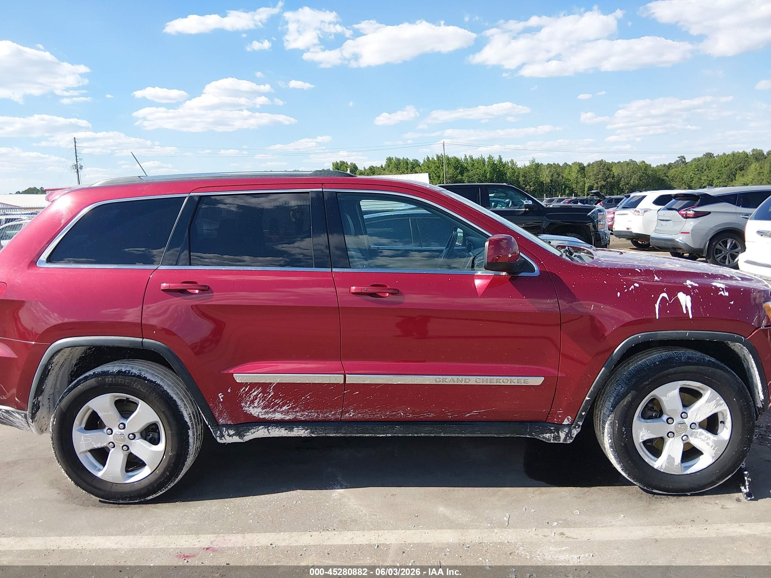 2013 Jeep Grand Cherokee Laredo Red vin: 1C4RJFAG2DC594596