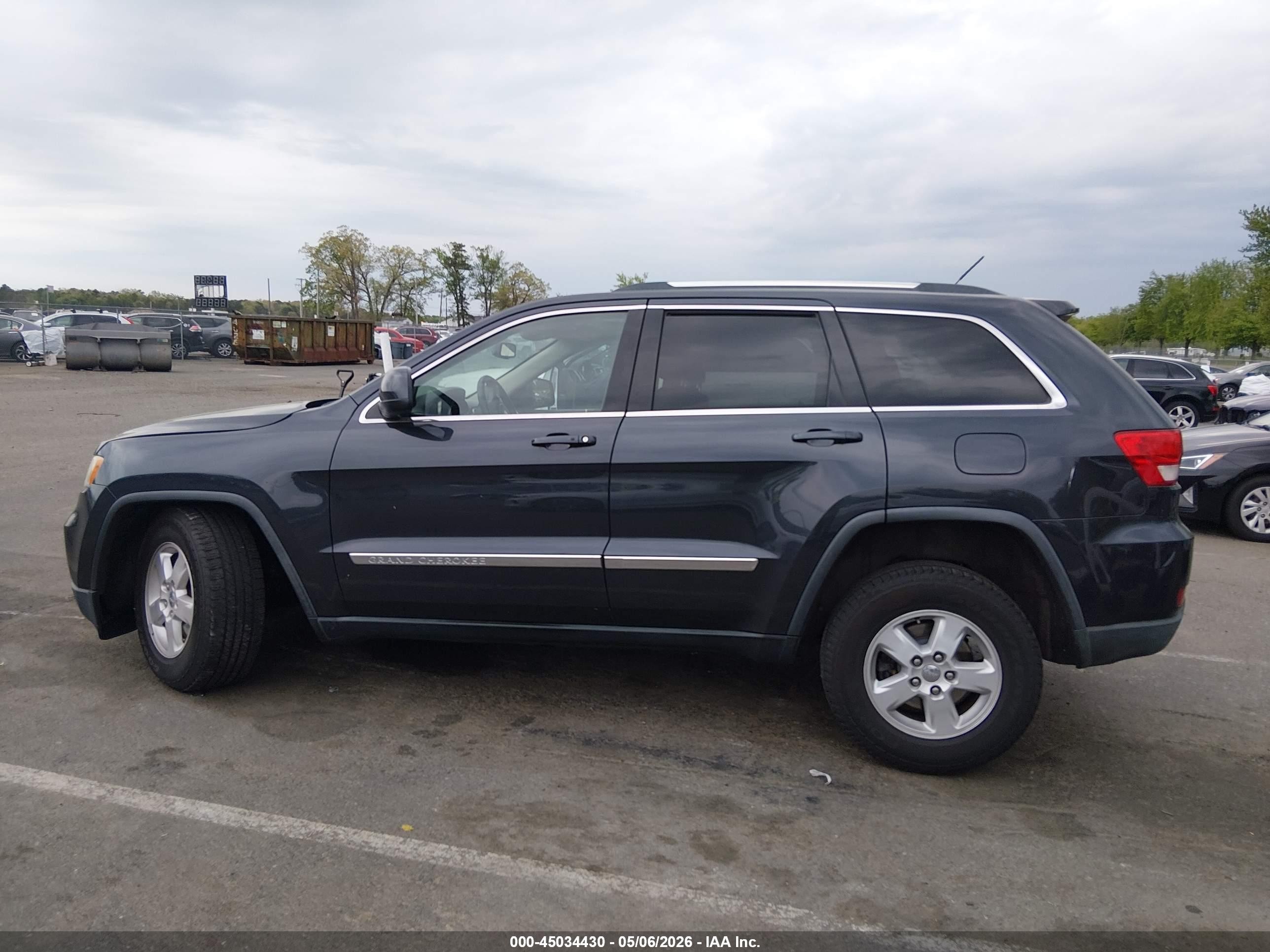 2013 Jeep Grand Cherokee Laredo Black vin: 1C4RJFAG2DC633204