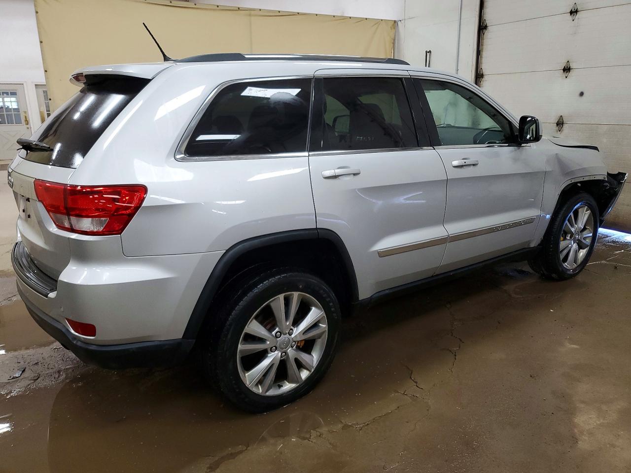 2013 Jeep Grand Cherokee Laredo White vin: 1C4RJFAG2DC649676