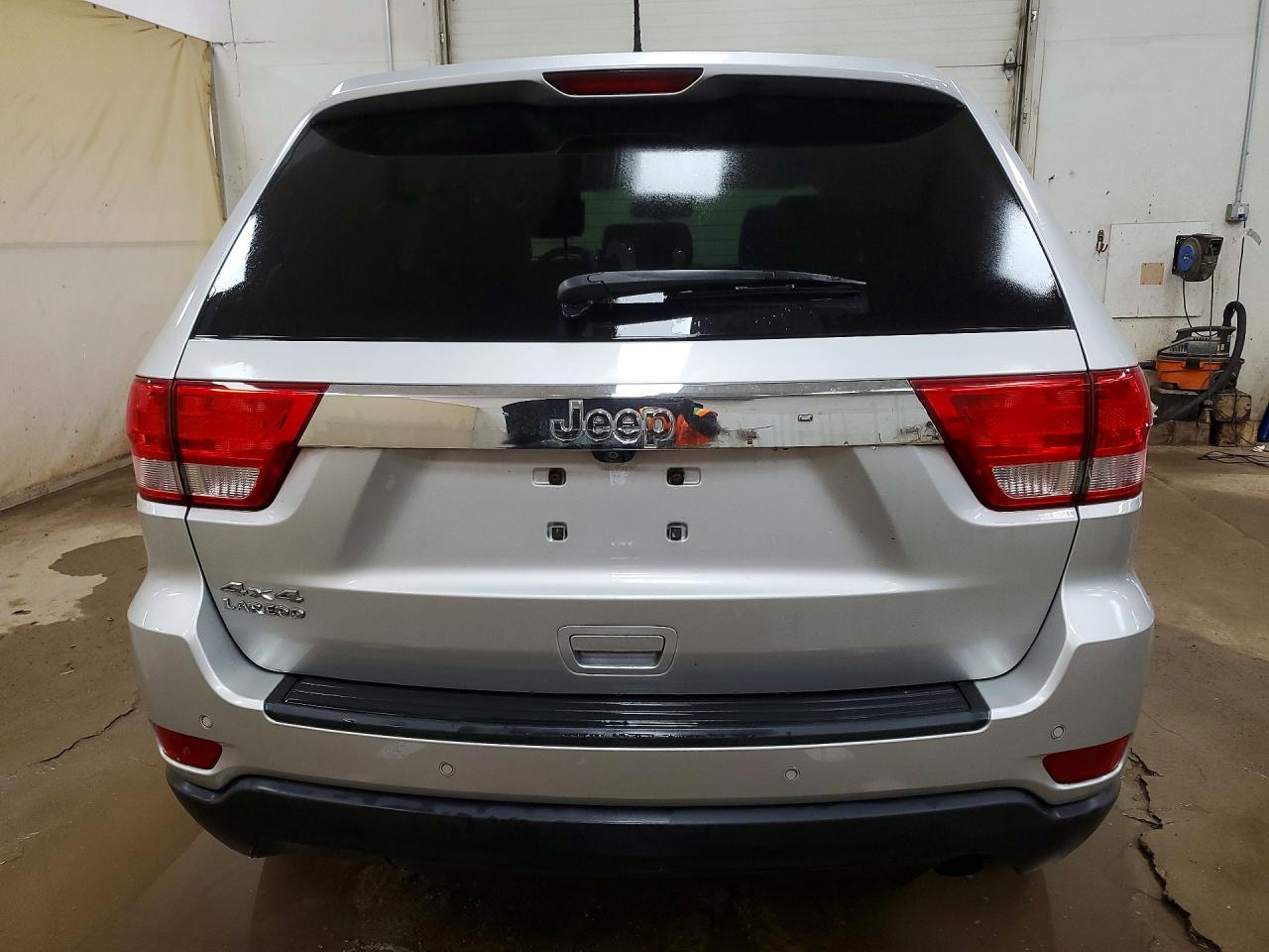 2013 Jeep Grand Cherokee Laredo White vin: 1C4RJFAG2DC649676