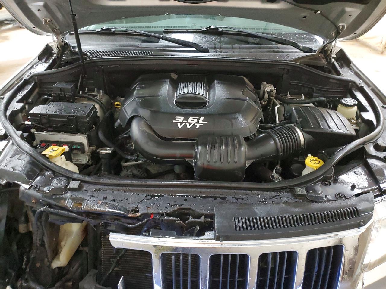 2013 Jeep Grand Cherokee Laredo White vin: 1C4RJFAG2DC649676