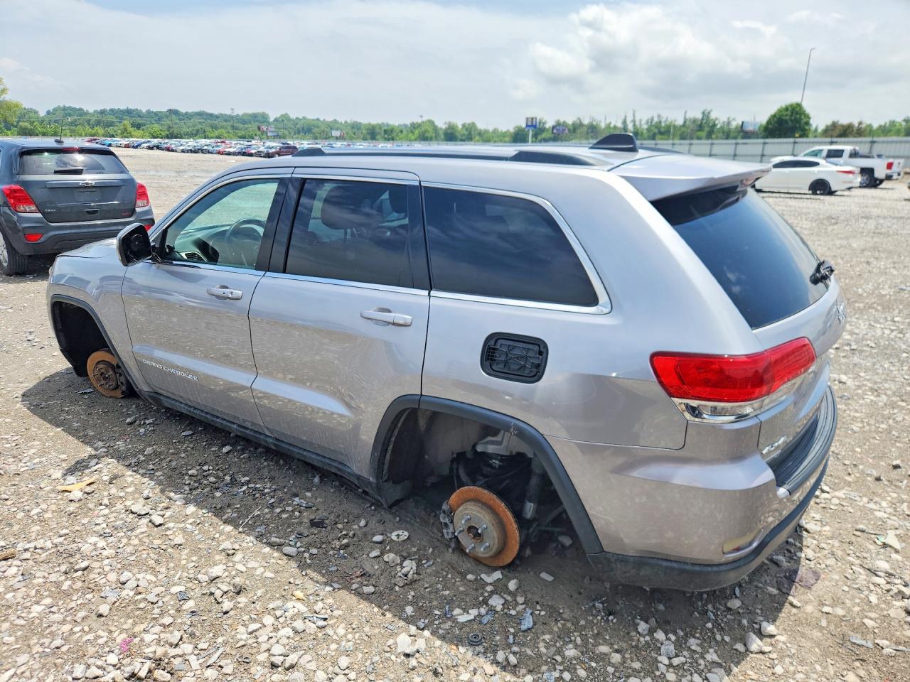 2014 Jeep Grand Cherokee Laredo Silver vin: 1C4RJFAG2EC407147