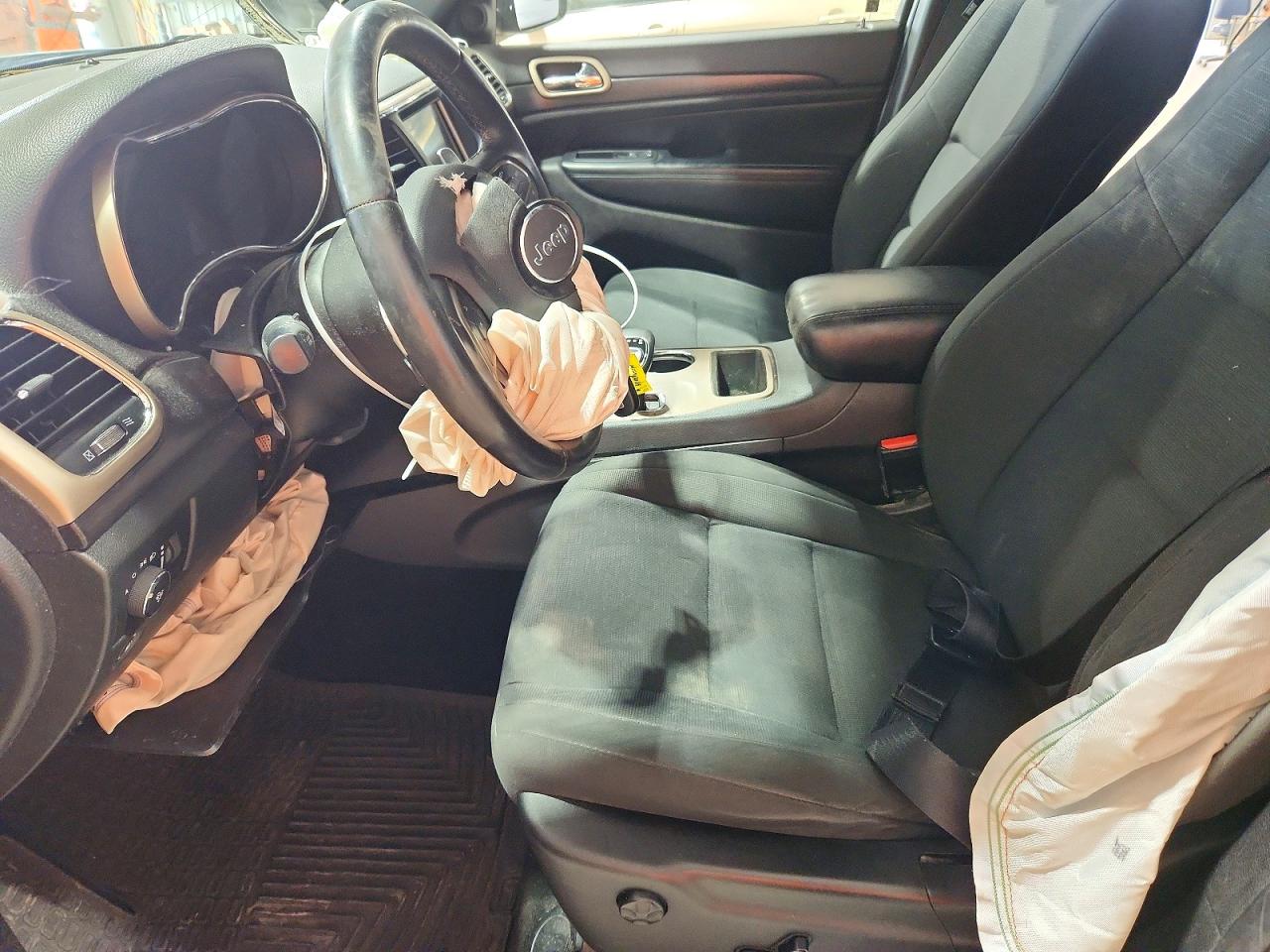 2014 Jeep Grand Cherokee Laredo Silver vin: 1C4RJFAG2EC430041