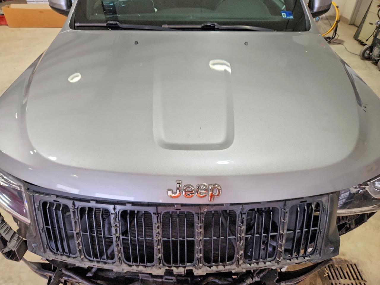 2014 Jeep Grand Cherokee Laredo Silver vin: 1C4RJFAG2EC430041